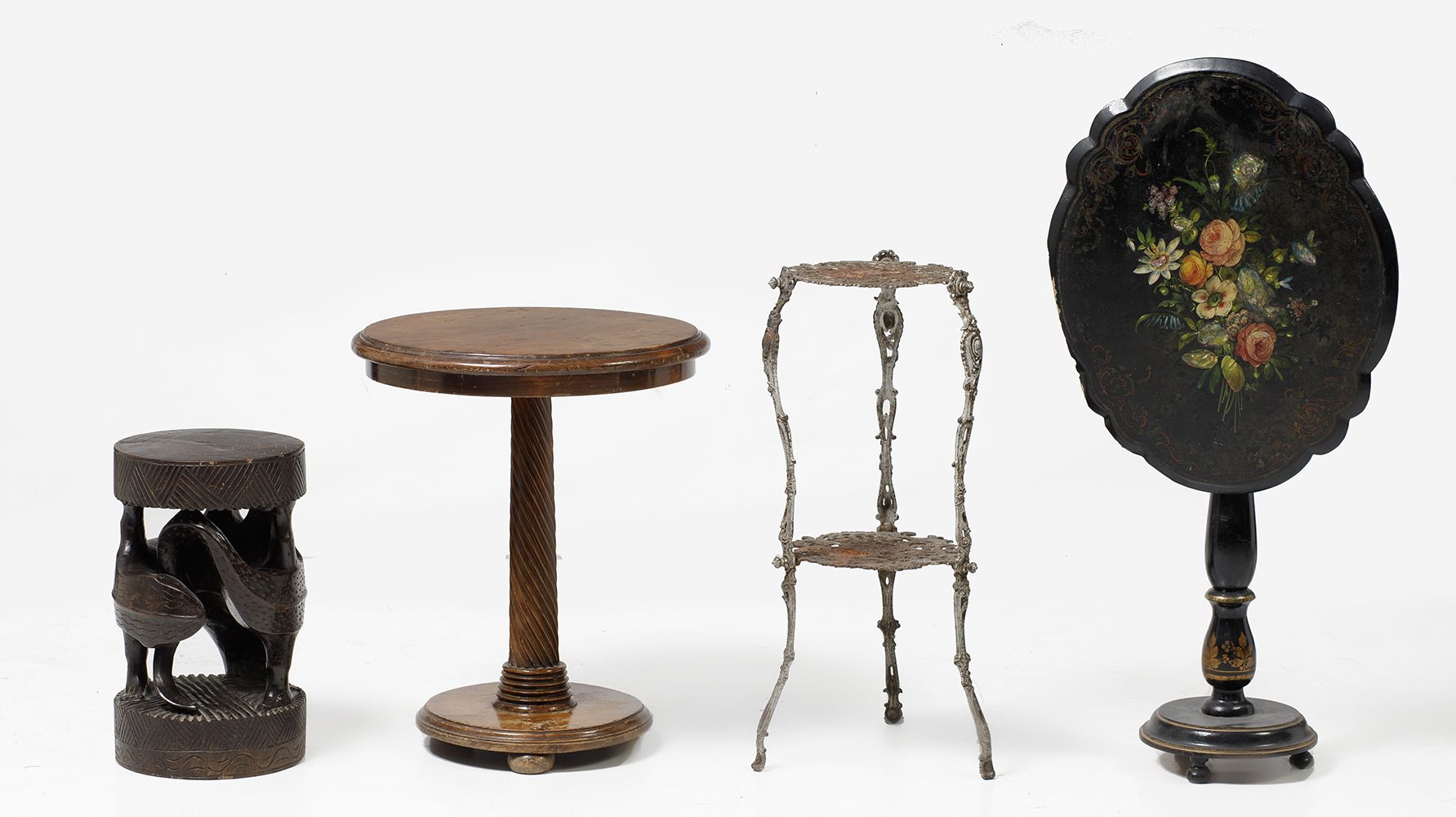 African wooden stool 非洲雕花镀金木凳，蜥蜴脚。46 x 27 cm.