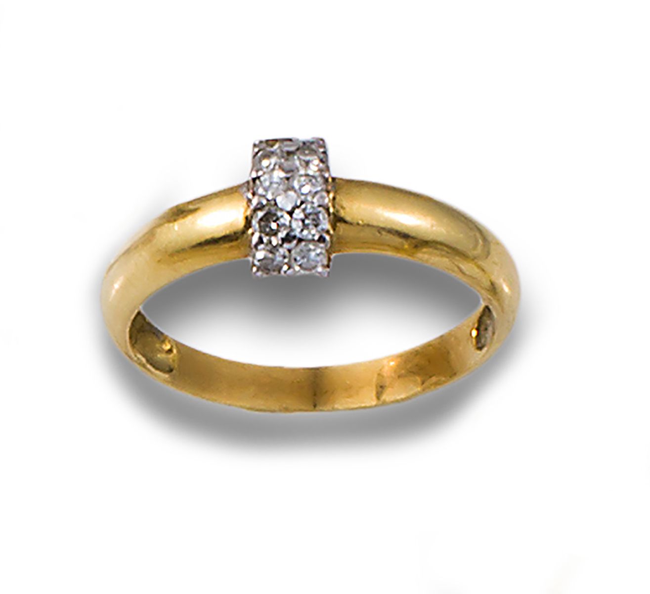 DIAMOND RING, YELLOW GOLD Anello in oro giallo e bianco 18 kt. Con diamanti tagl&hellip;