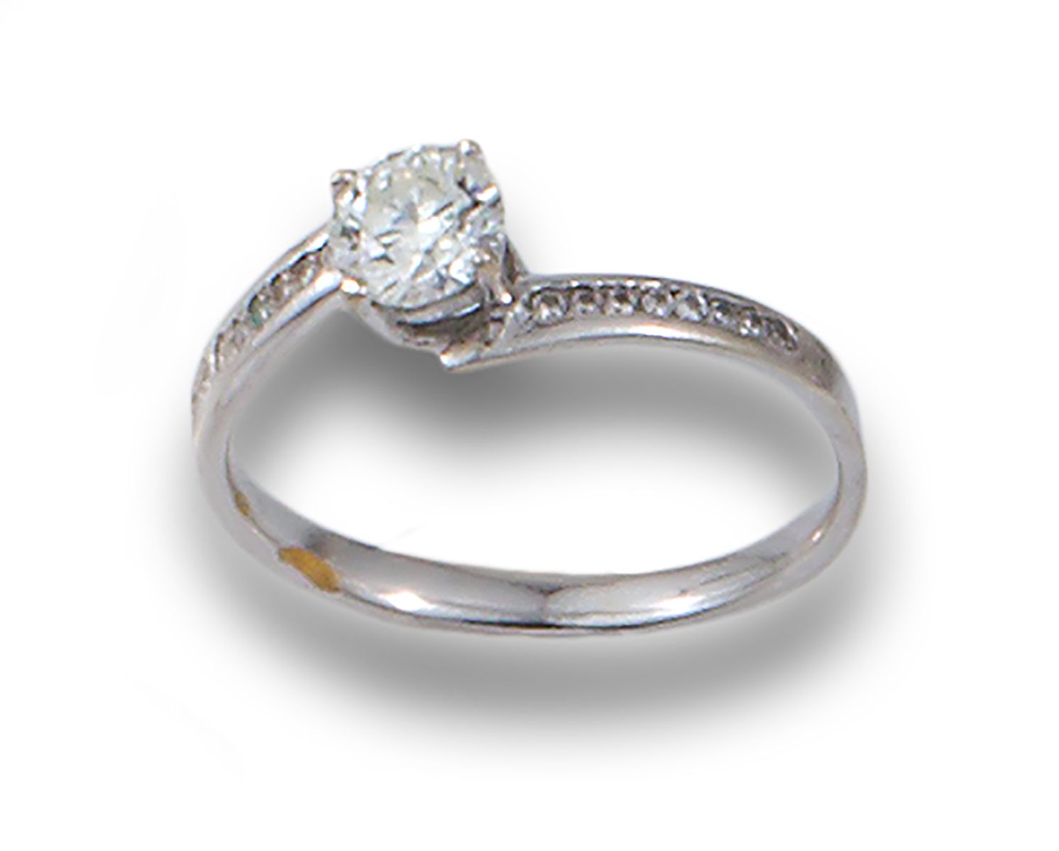 BRILLIANT SOLITAIRE AND WHITE GOLD Solitaire in 14 kt. White gold with a central&hellip;