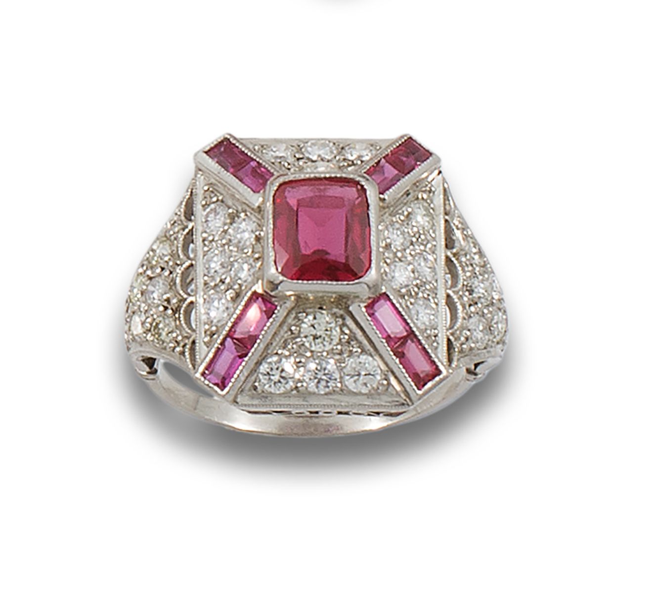 Ring, Art Deco style, platinum. 由合成红宝石组成的中心，祖母绿和长方形切割，伴有钻石，明亮式切割。
