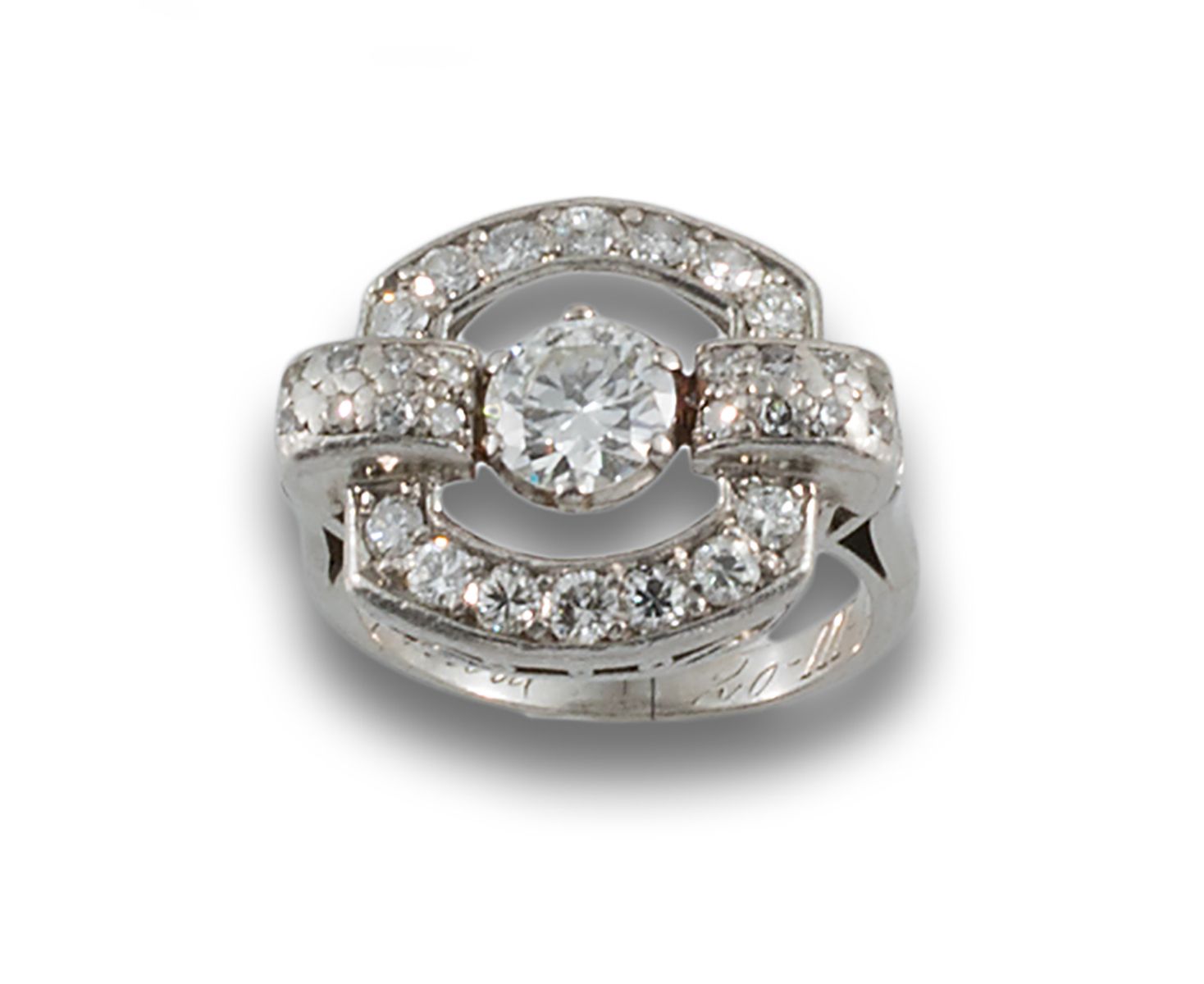 Ring, Art Deco style with openwork platinum setting. 新艺术运动铂金胸针，镶嵌明亮型和玫瑰型钻石。