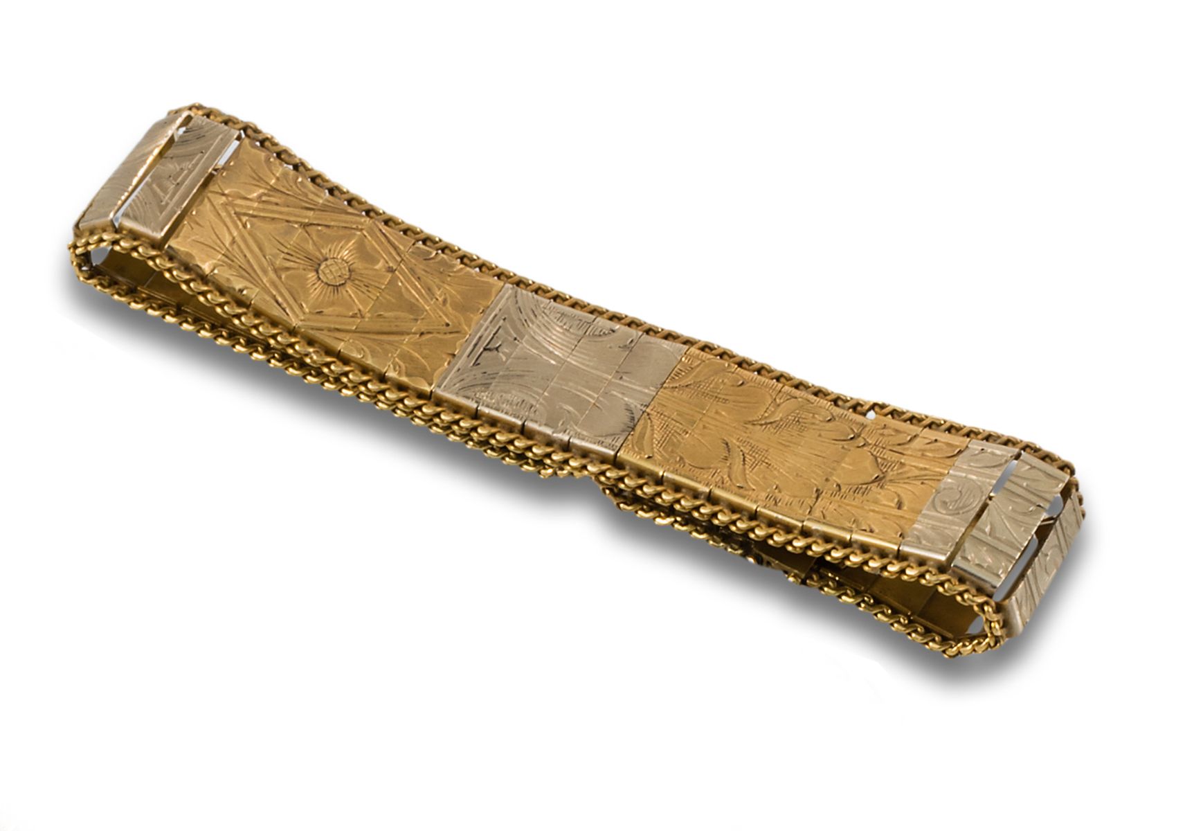 18 kt yellow gold link bracelet, 1940s. 18K白金和黄金戒指。镶有一排钻石，明亮式切割