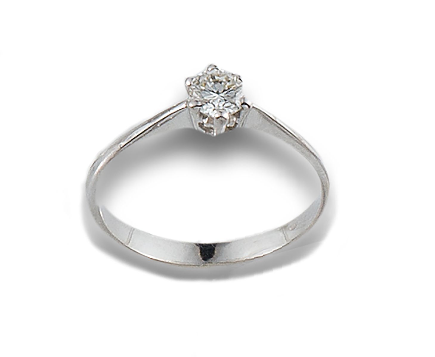 18 kt white gold solitaire ring. 半联盟戒指的钻石，明亮型和长方形切割，镶嵌在轨道上。