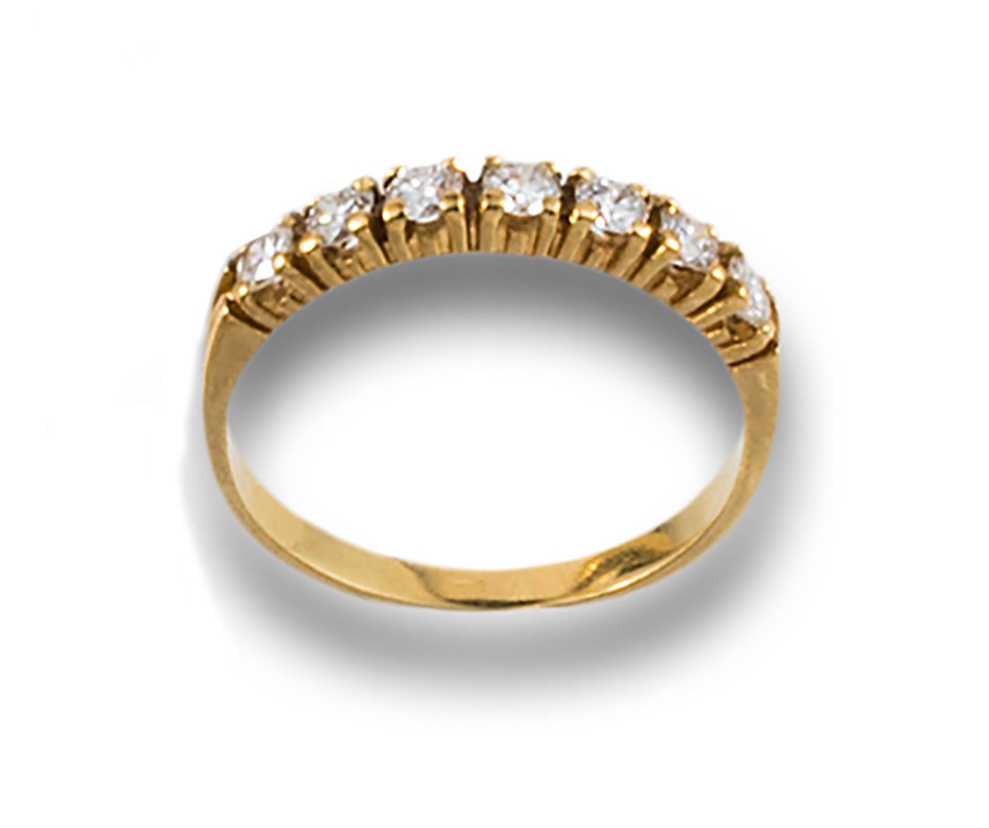 Septillo ring in 18 kt yellow gold. 由钻石组成，明亮式切割，估计总重量为0.35克拉，镶嵌在爪子上。