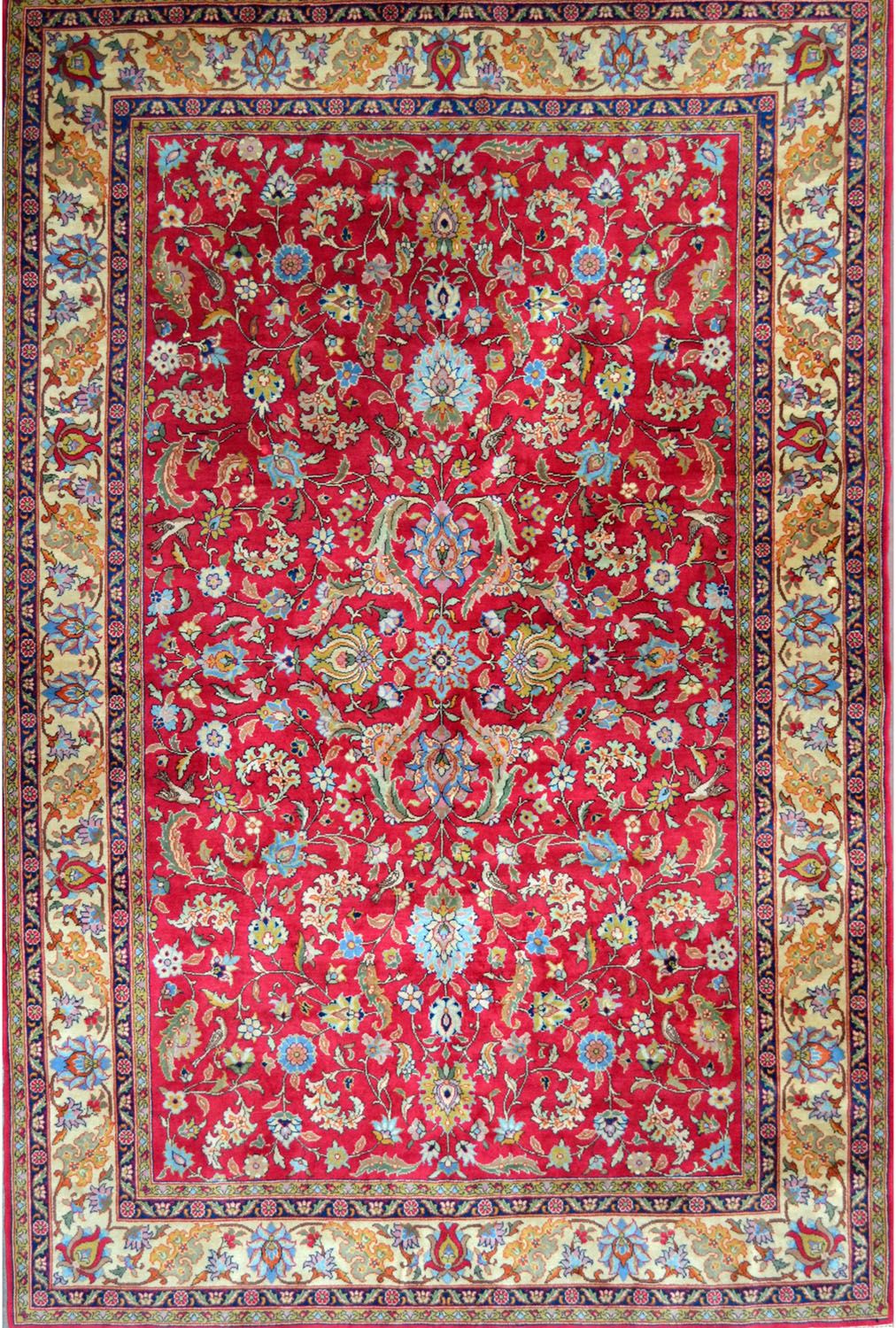 Null 罗马尼亚重要的地毯。1975年左右。技术特点：棉底羊毛天鹅绒。美丽的多色性。红宝石田地，多色的花朵和钻石形式的造型叶子。五条边线，主线为米黄色，有交错&hellip;