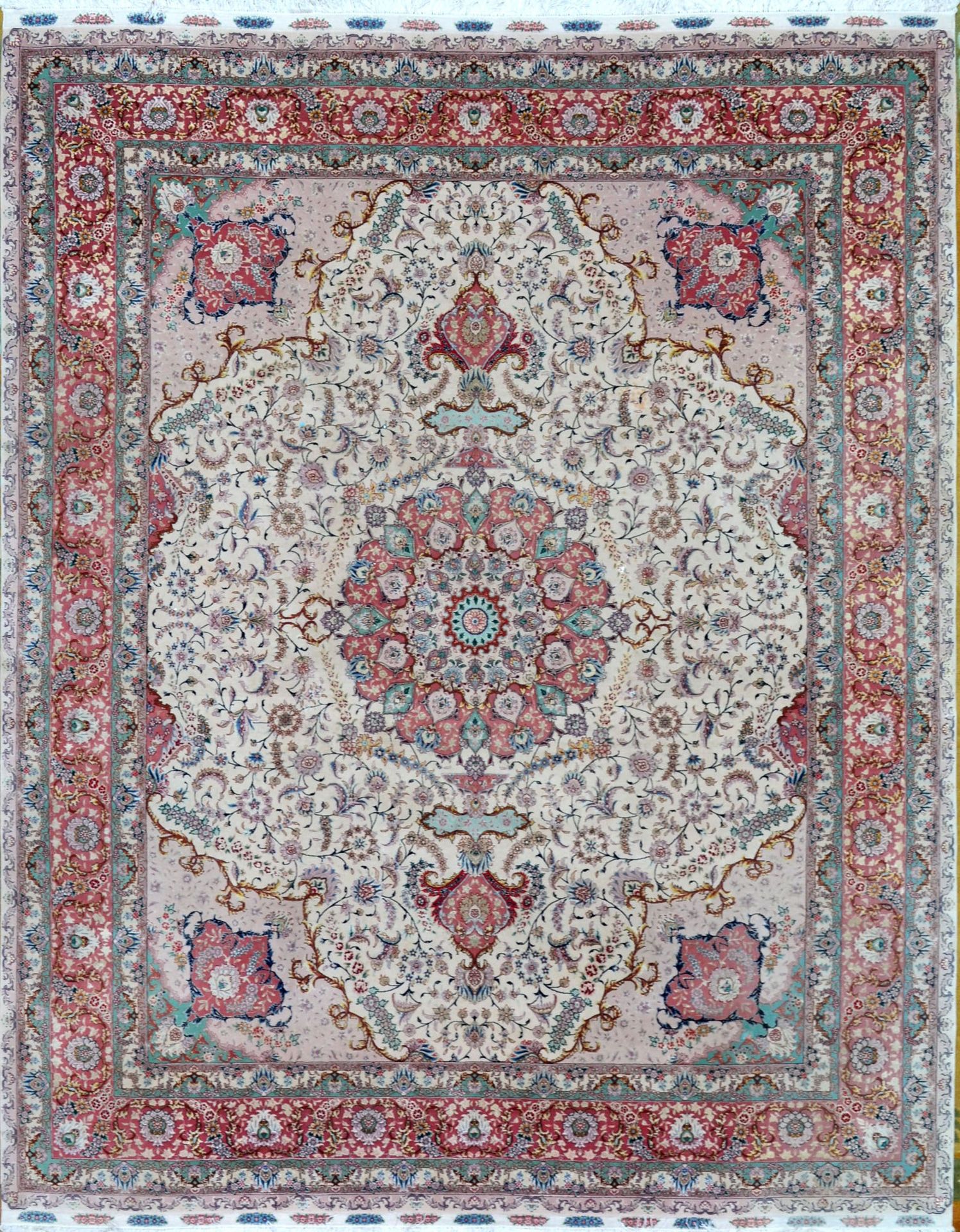 Null 原，大而精的大不里士（伊朗西北）。羊毛和丝绸。约1975/80年。技术特点： 丝绸羊绒质地的天鹅绒，在棉和丝绸的基础上用丝绸围成的花朵。

密度：每平&hellip;
