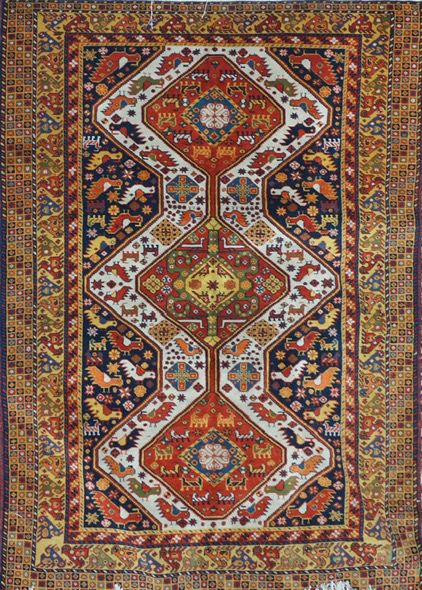 Null 原创和精美的Quasgai伊朗XX年中期。技术特点：棉质背景上的羊毛绒布。美丽的多色性。午夜蓝色的场地上装饰着三个六角形的几何图案，象牙色的背景上有风&hellip;