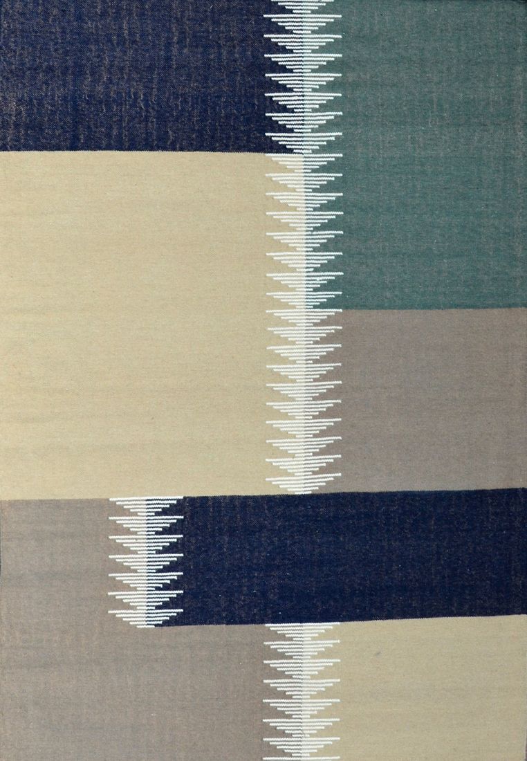Null 原创的千里马 现代现代XX

技术特点： 针线活，挂毯技术

在棉质基础上用羊毛线缝制。 带有几何装饰

总体状况良好

尺寸230 x 160厘米