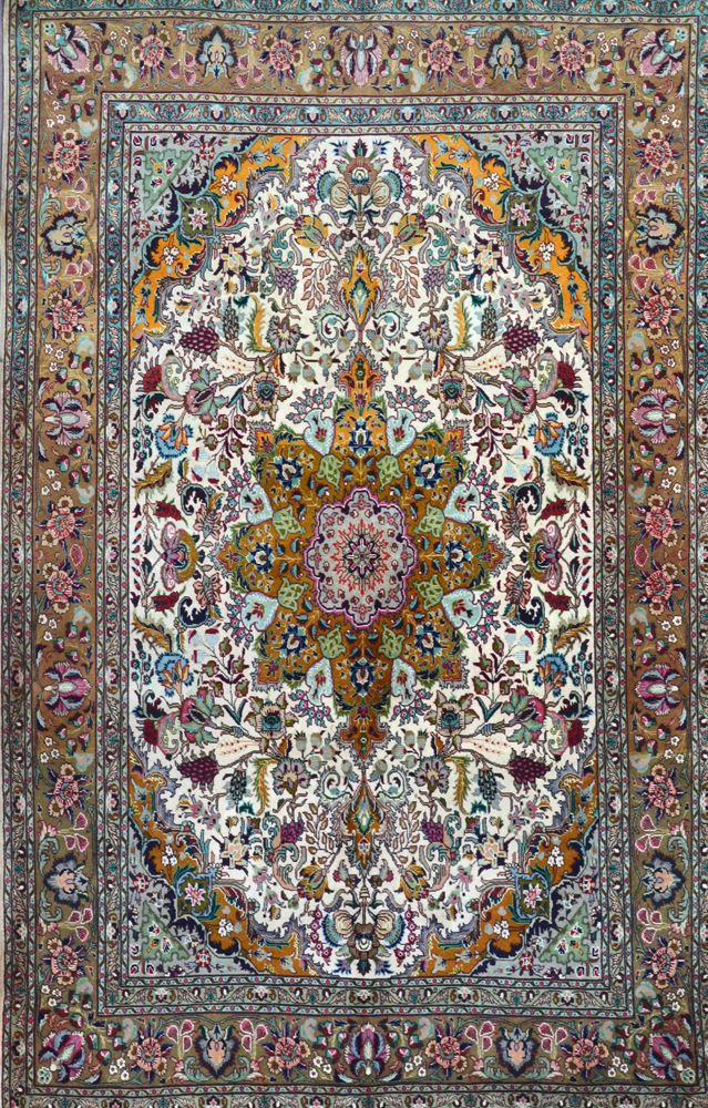 Null Grand et fin Tabriz (Iran) vers 1975. 

Caractéristiques techniques : Velou&hellip;