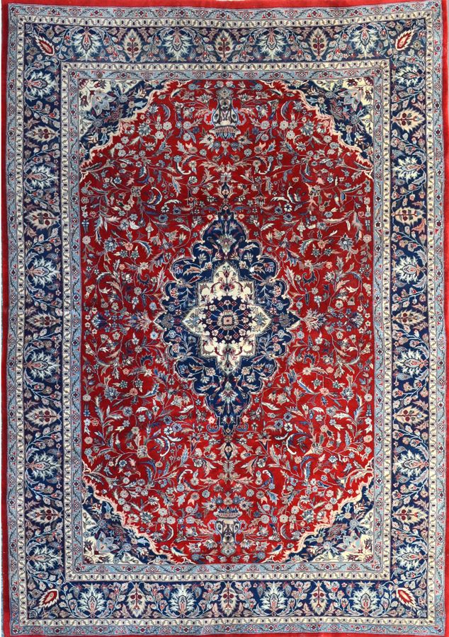 Null 大约在1975/1980年，大而精美的Sino Ispahan。

技术特点：棉质基础上的丝质羊毛绒。

红宝石场，有花卉装饰。

密度约为每平方公里&hellip;
