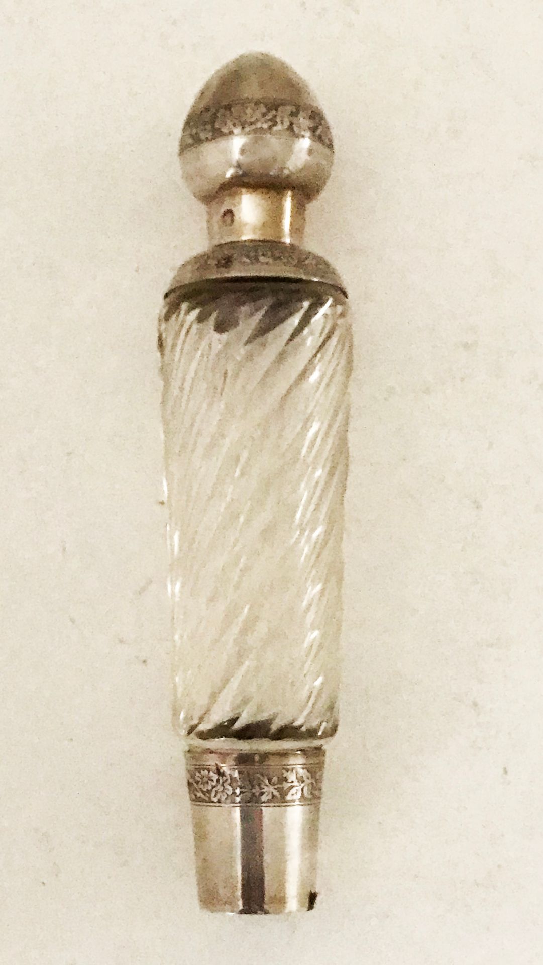 Null 柠檬香膏水瓶，玻璃瓶身，嵌有950°/°的银饰，毛重：127克