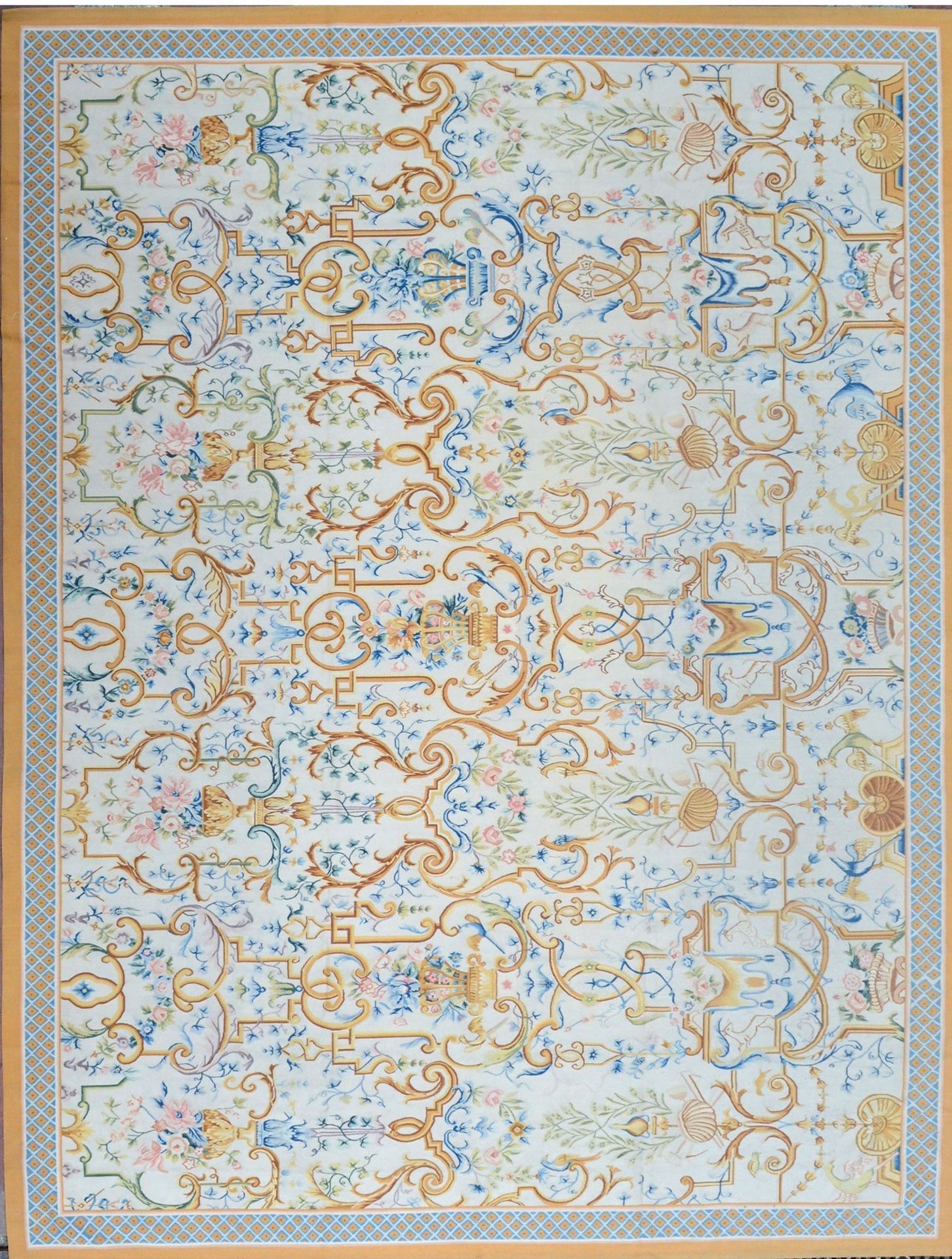 Null 重要而精美的奥布松风格地毯

XX

尺寸360 x 285厘米

技术特点

针线活，在棉花基础上用羊毛纱线的挂毯技术

总体状况良好

美丽的图形&hellip;