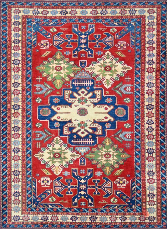 Null 大车臣地区

南高加索地区

约1980年

尺寸290 x 220厘米

技术特点

羊毛基础上的羊毛丝绒

总体状况良好

红宝石领域的几何装饰