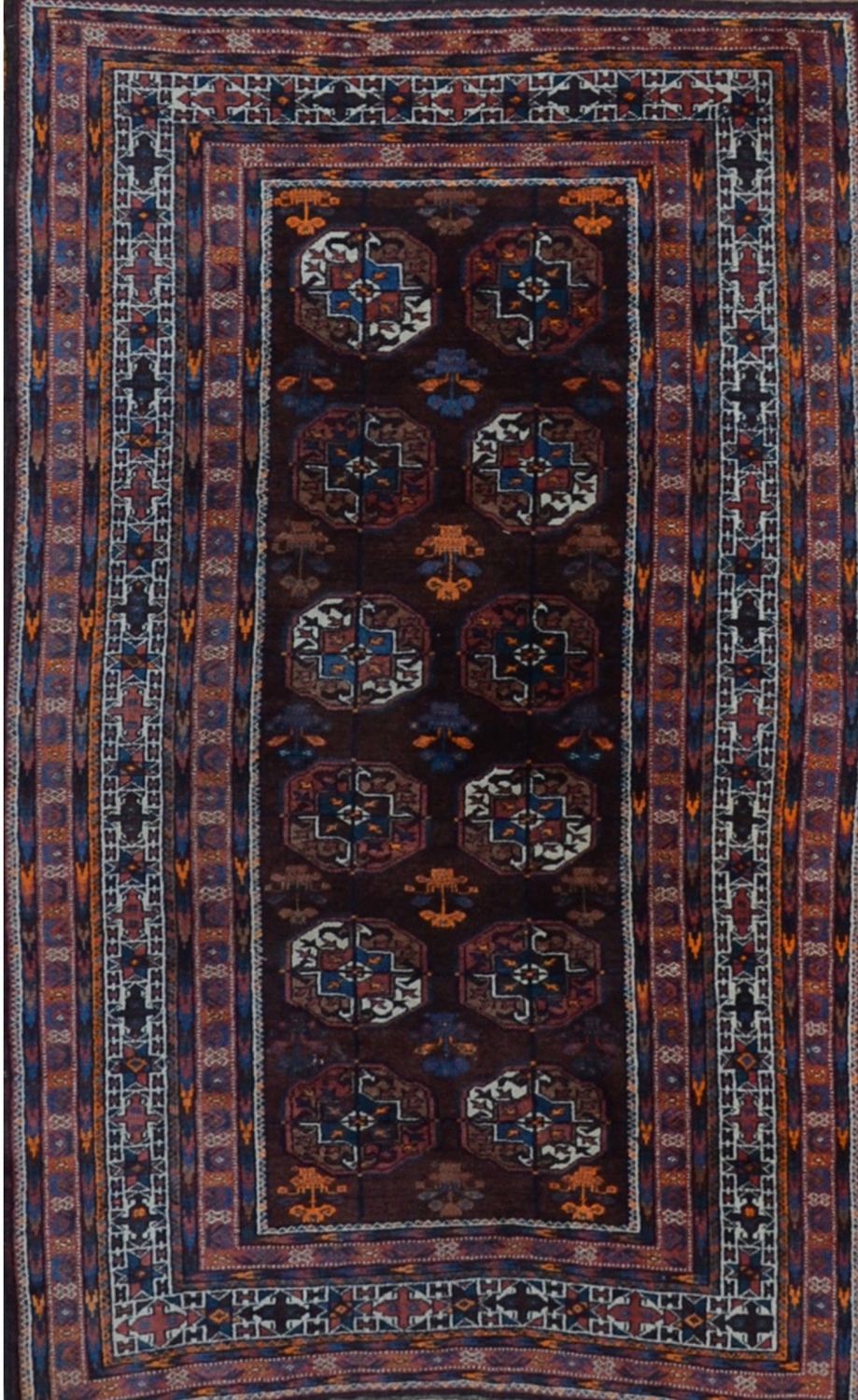 Null 前俾路支省

土库曼人

约1940年

尺寸200 x 118厘米

技术特点

羊毛天鹅绒，棉质底板

让人联想到布哈拉地毯的装饰

石榴石场，有&hellip;