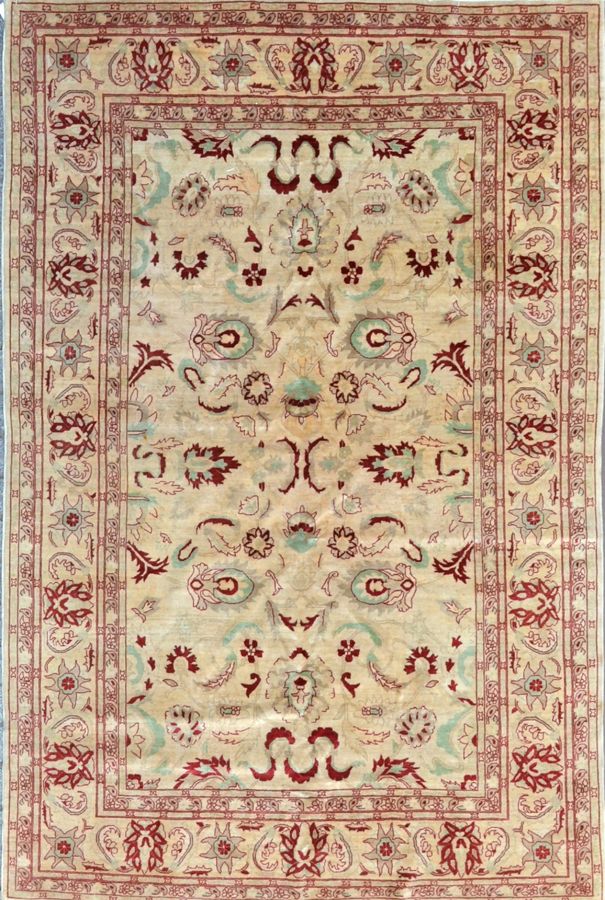 Null Large Indian carpet 

in the Agra tradition 

About 1975

Size 306 x 195 cm&hellip;