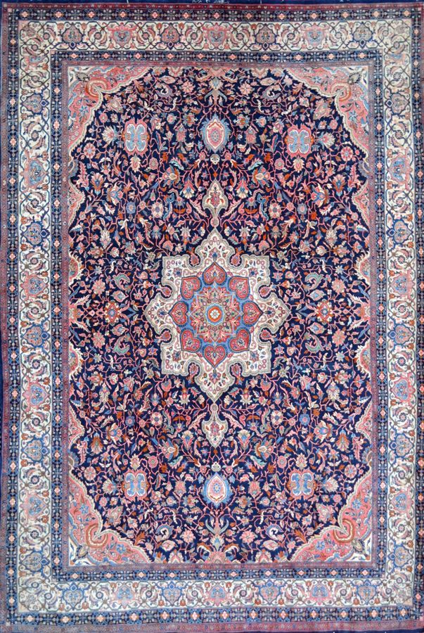 Null Important and original Bidjar 

Iran 

Circa 1960/70

Dimensions. 380 x 260&hellip;