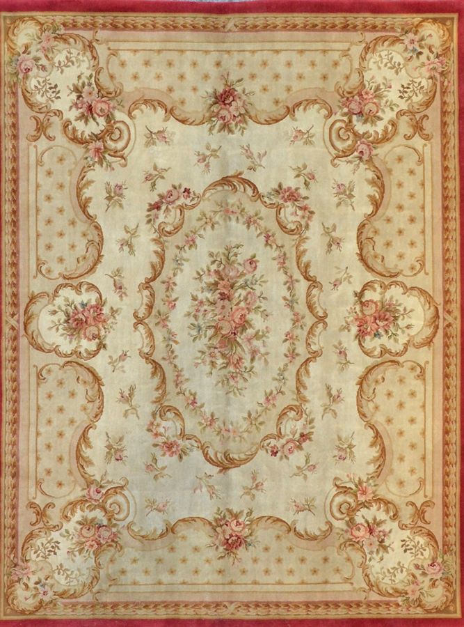 Null 萨翁内里风格的大地毯

20世纪

尺寸300 x 240厘米

技术特点

符合18世纪品味的萨翁内里风格的地毯

羊毛天鹅绒，棉质底板

总体状况&hellip;