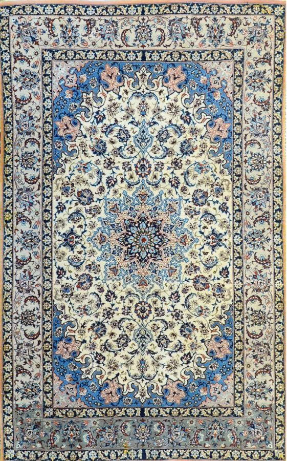 Null End Isfahan 

Iran

Wool and silk 

Circa 1970

Size 170 x 105 cm

Technica&hellip;