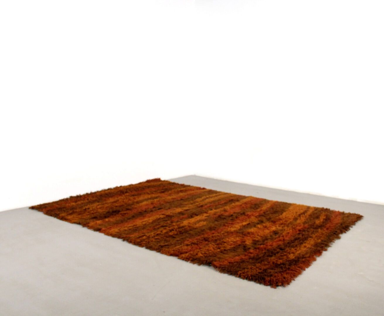 VAN DEN BRINK tapis Ryalux VAN DEN BRINK

CAMPMAN éditeur, Hollande, vers 1970.
&hellip;