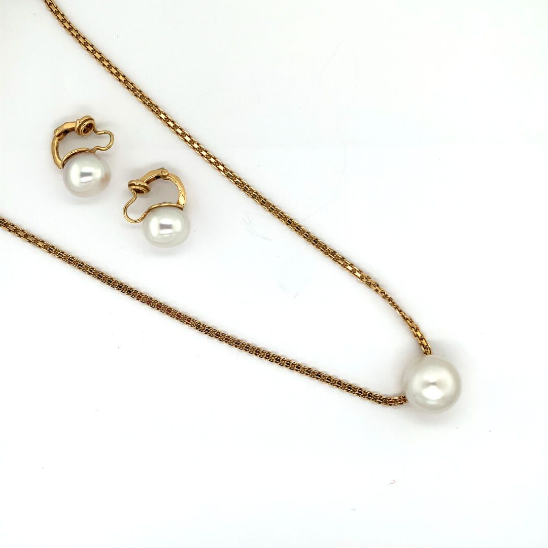 DEMI-PARURE en or et perles HALBE PARURE aus Gold und Perlen, bestehend aus: ein&hellip;