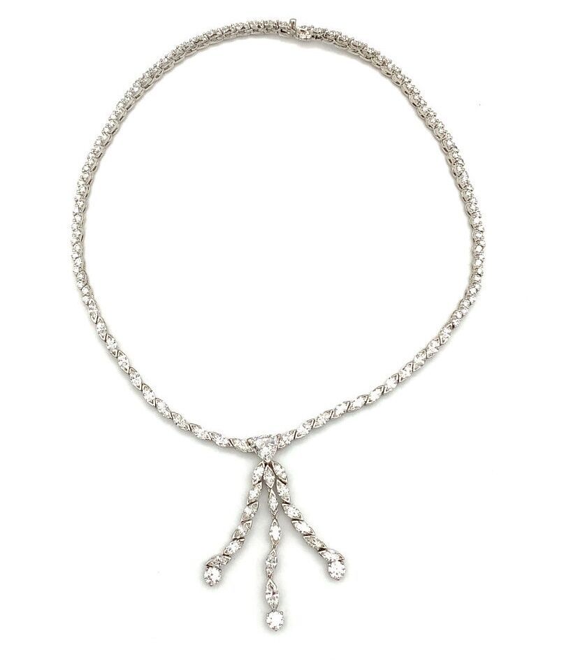 Superbe COLLIER ras de cou en or gris et diamants Wunderschöne Halskette aus Wei&hellip;