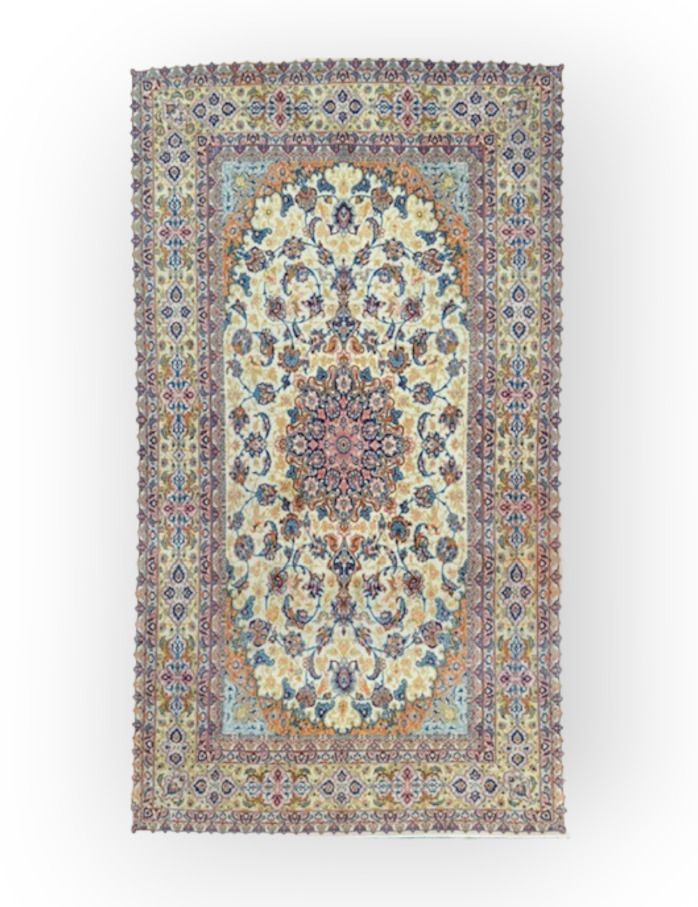 TAPIS - Grand et fin Ispahan, Iran Large and fine Isfahan, Iran
In wool and silk&hellip;