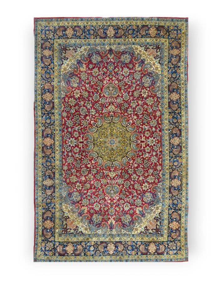 TAPIS - Important et fin Ispahan, Iran 重要而精美的伊朗伊斯法罕 
羊毛和丝绸。
在丝绸基础上的优质丝质羊毛绒。
密度。 &hellip;