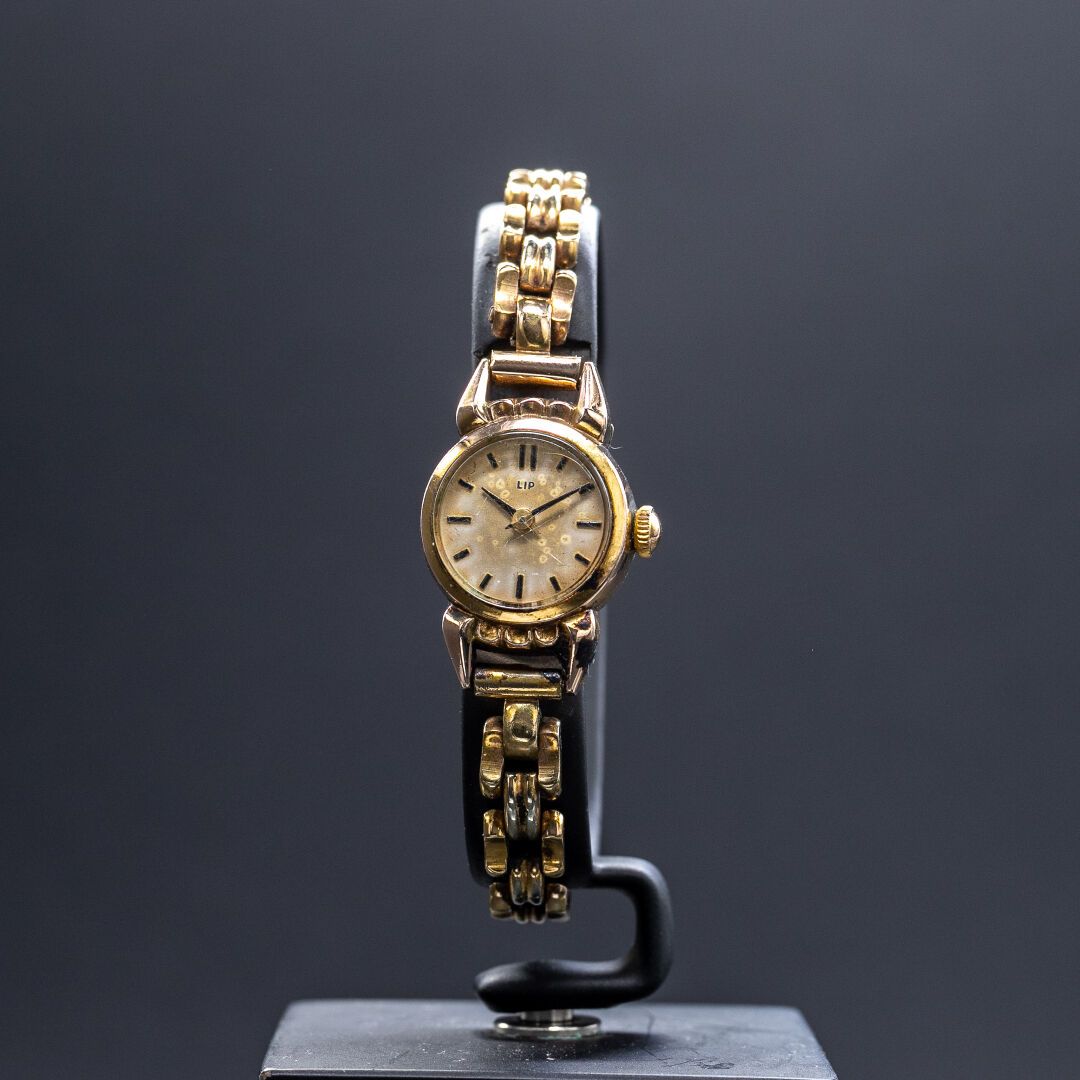 Lip  Reloj de pulsera Lip chapado en oro, caja art decó (19 mm), esfera color cr&hellip;