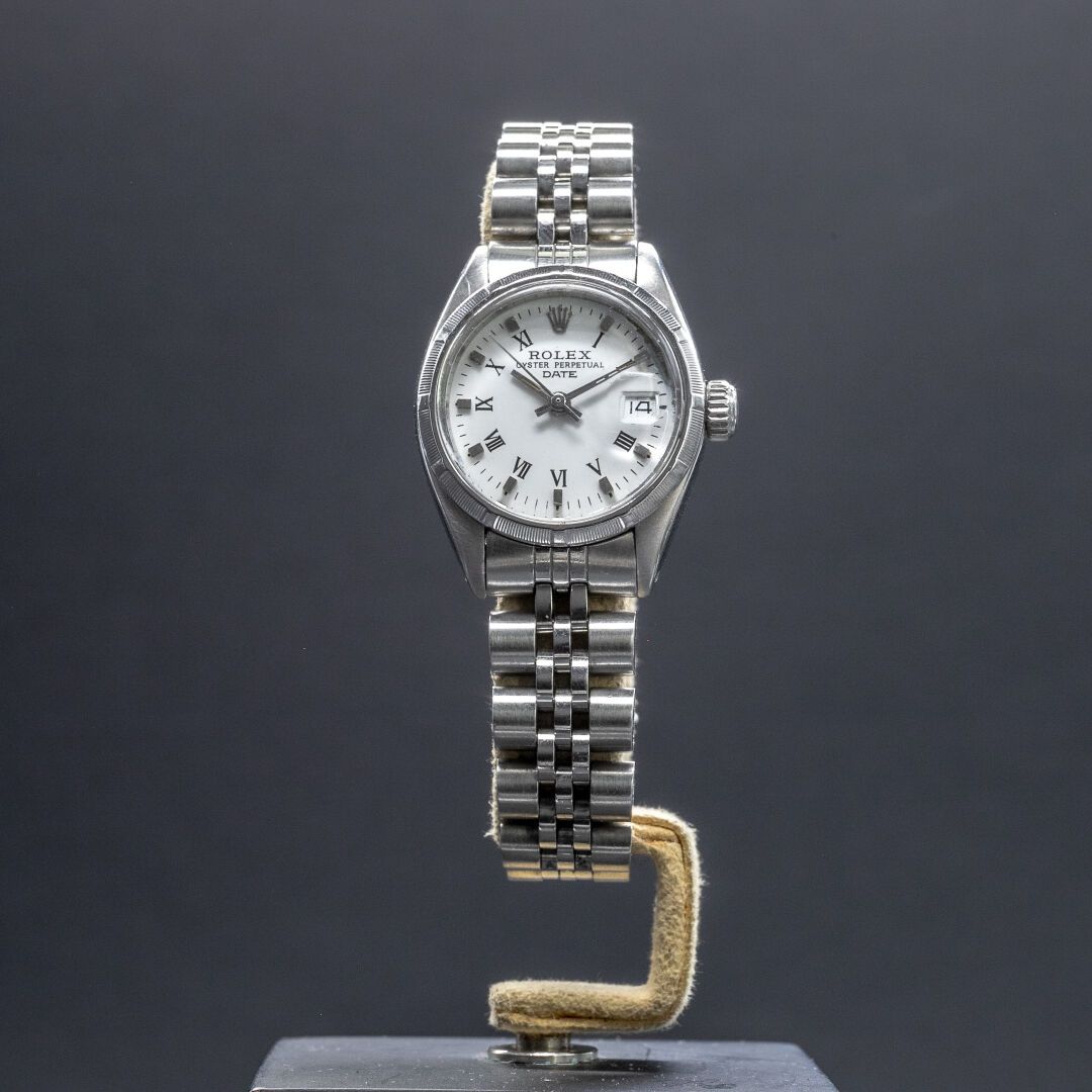 Rolex Date Lady 钢制劳力士日期女士腕表，蚝式表壳（26毫米），钢制表圈，白色表盘上有罗马数字时标，3点钟位置有日期窗口，自动机芯，旋入式表冠和表&hellip;
