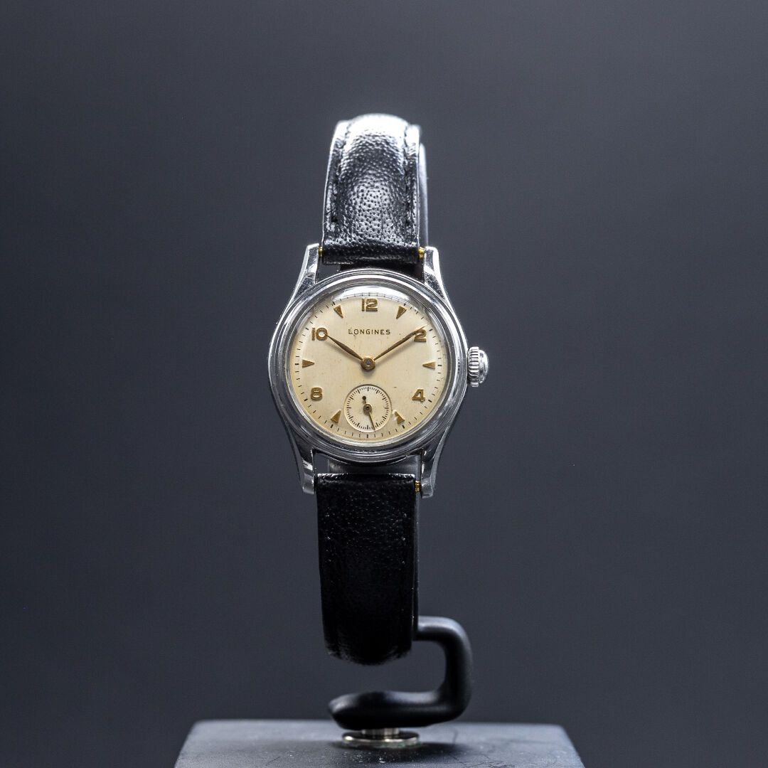 Longines Bracelet-montre Longines en acier, boîtier 25mm, cadran blanc à index d&hellip;