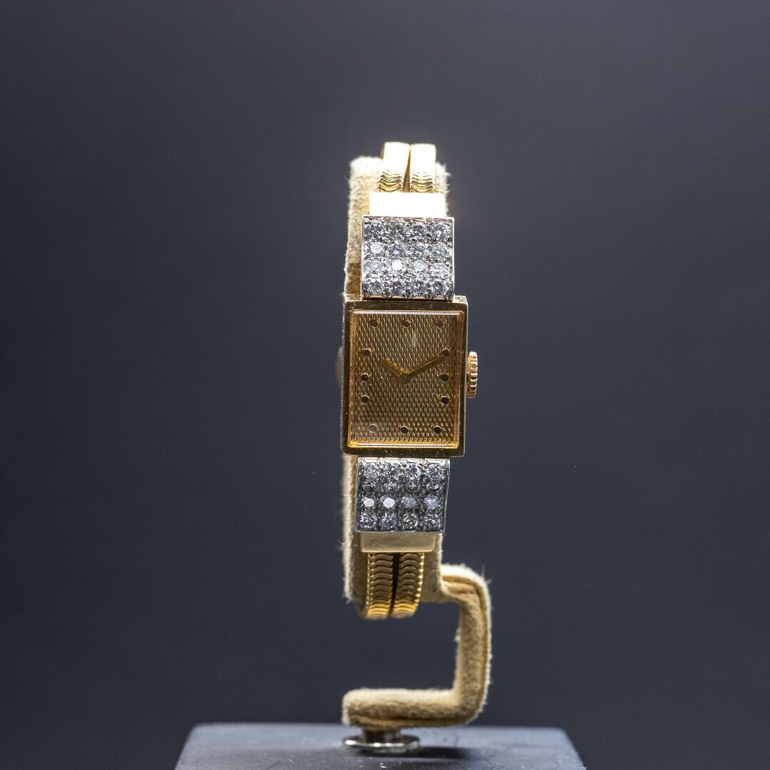 Boucheron Paris Bracelet-montre Boucheron Paris en or jaune 18k, boîtier carré o&hellip;