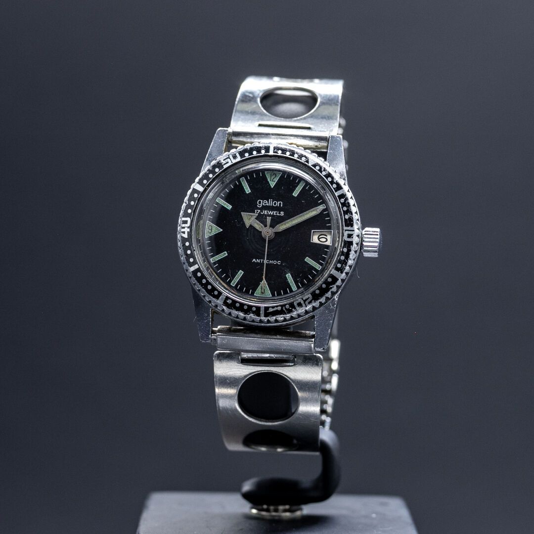 Galion Bracelet-montre Galion en chrome, boîtier étanche (32mm), cadran noir ave&hellip;