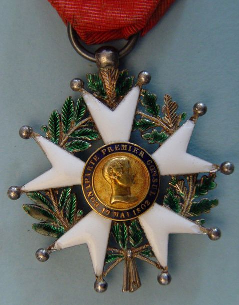 Null Légion d'Honneur en argent émaillé (acc. Et manques)