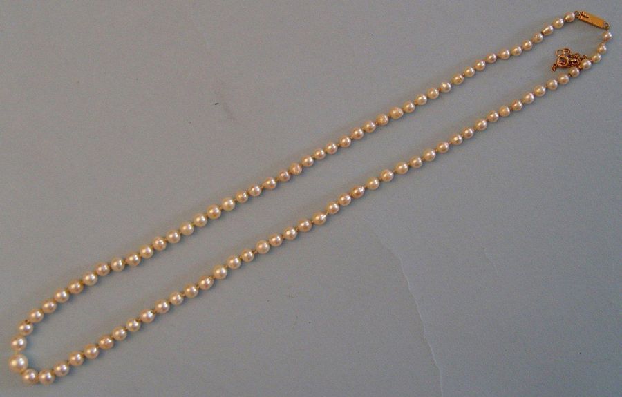 Null Collier de perles de culture en chute, fermoir or, Poids brut: 20g
