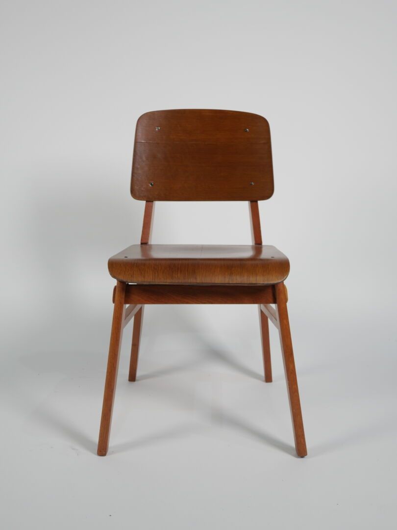 Jean PROUVE (1901-1984) - Ateliers VAUCONSANT, chaise "tout bois", modèle 1941, &hellip;