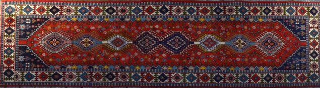 Null Galerie Yalameh. Iran. Vers 1975; Champ rouge rubis a sept médaillons géomé&hellip;