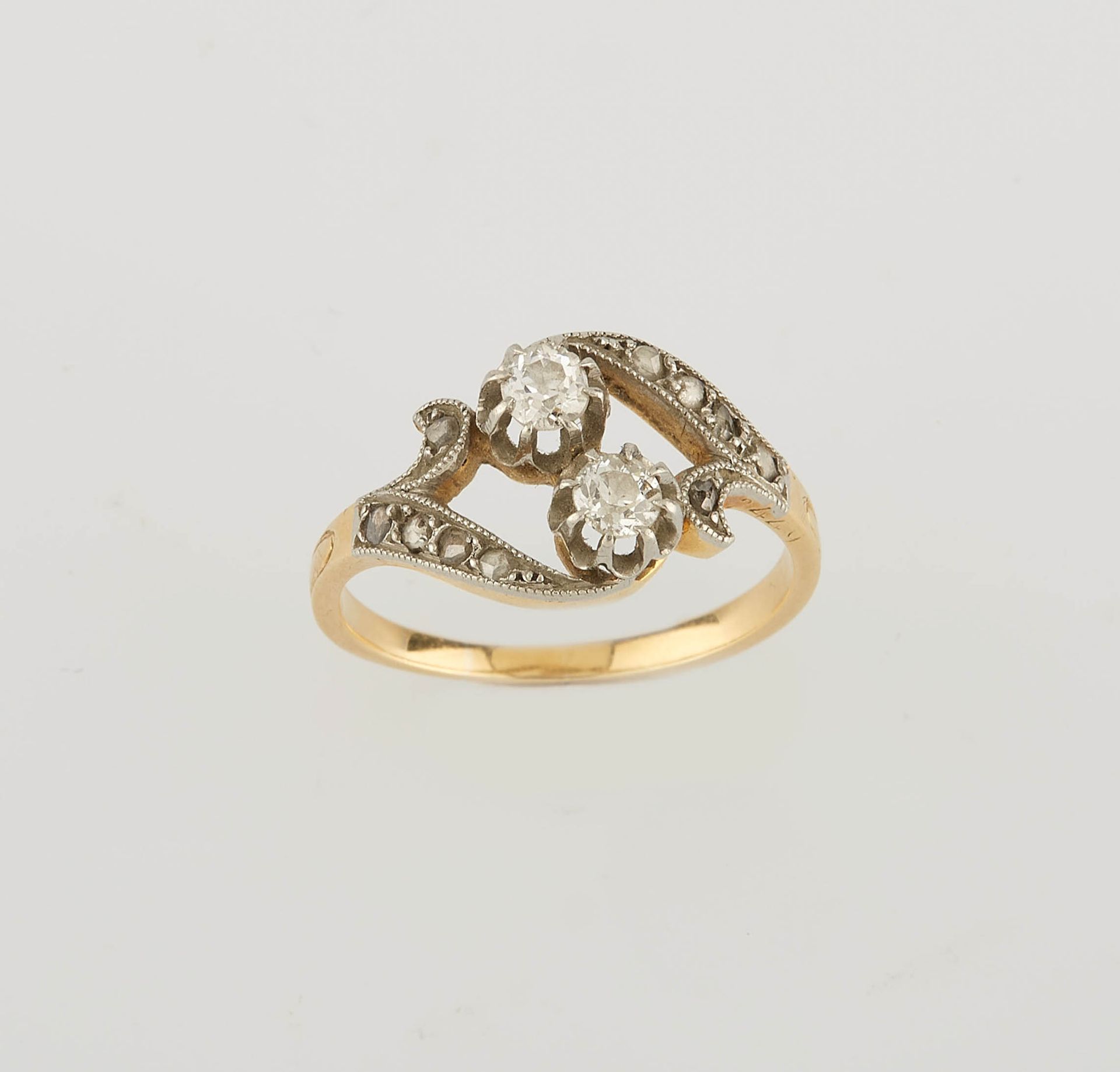 Null Ring "Vous et moi" aus Gelb- und Weißgold mit zwei kleinen Altschliff-Diama&hellip;