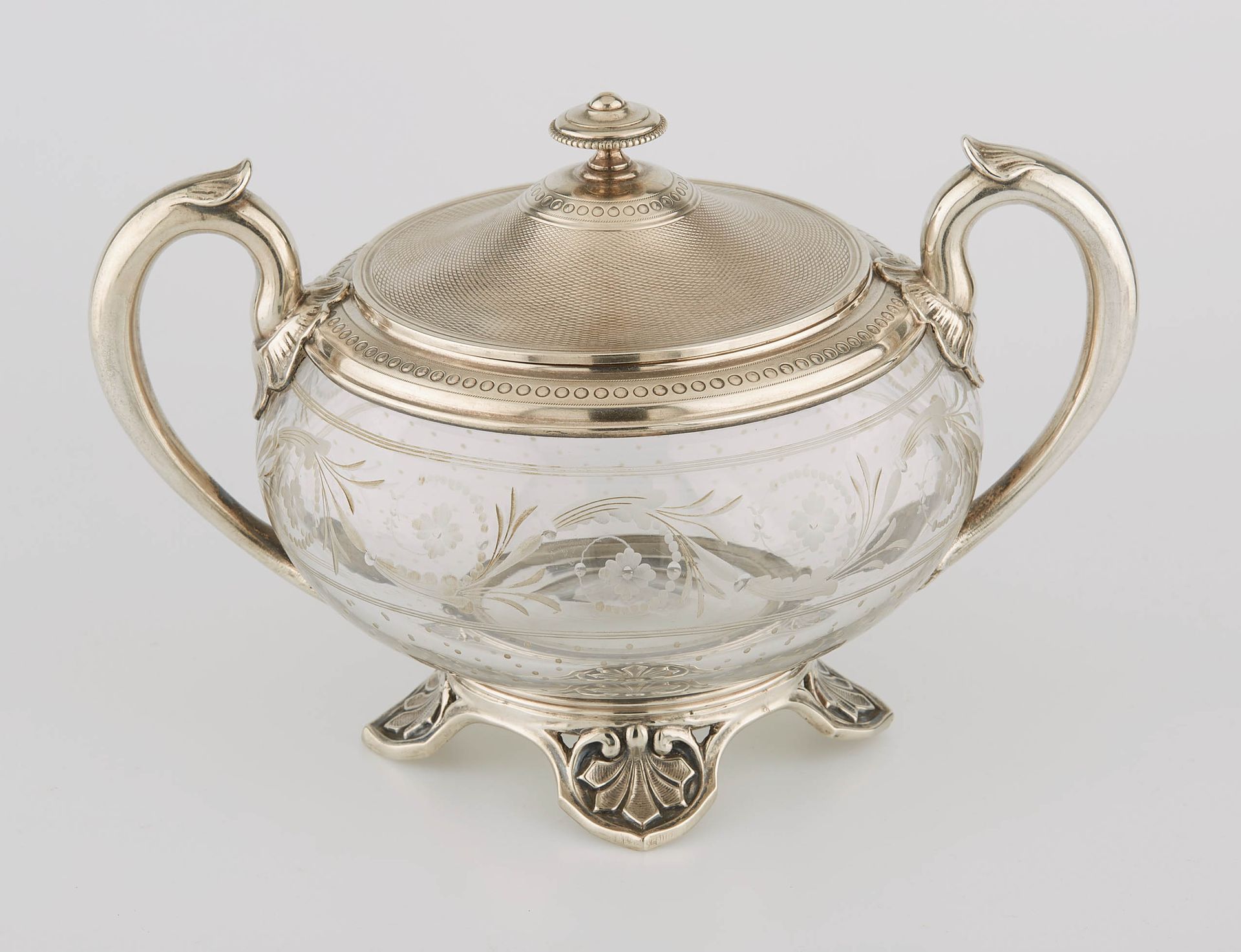 Null Covered crystal sugar bowl engraved with foliage on a silver base chased wi&hellip;