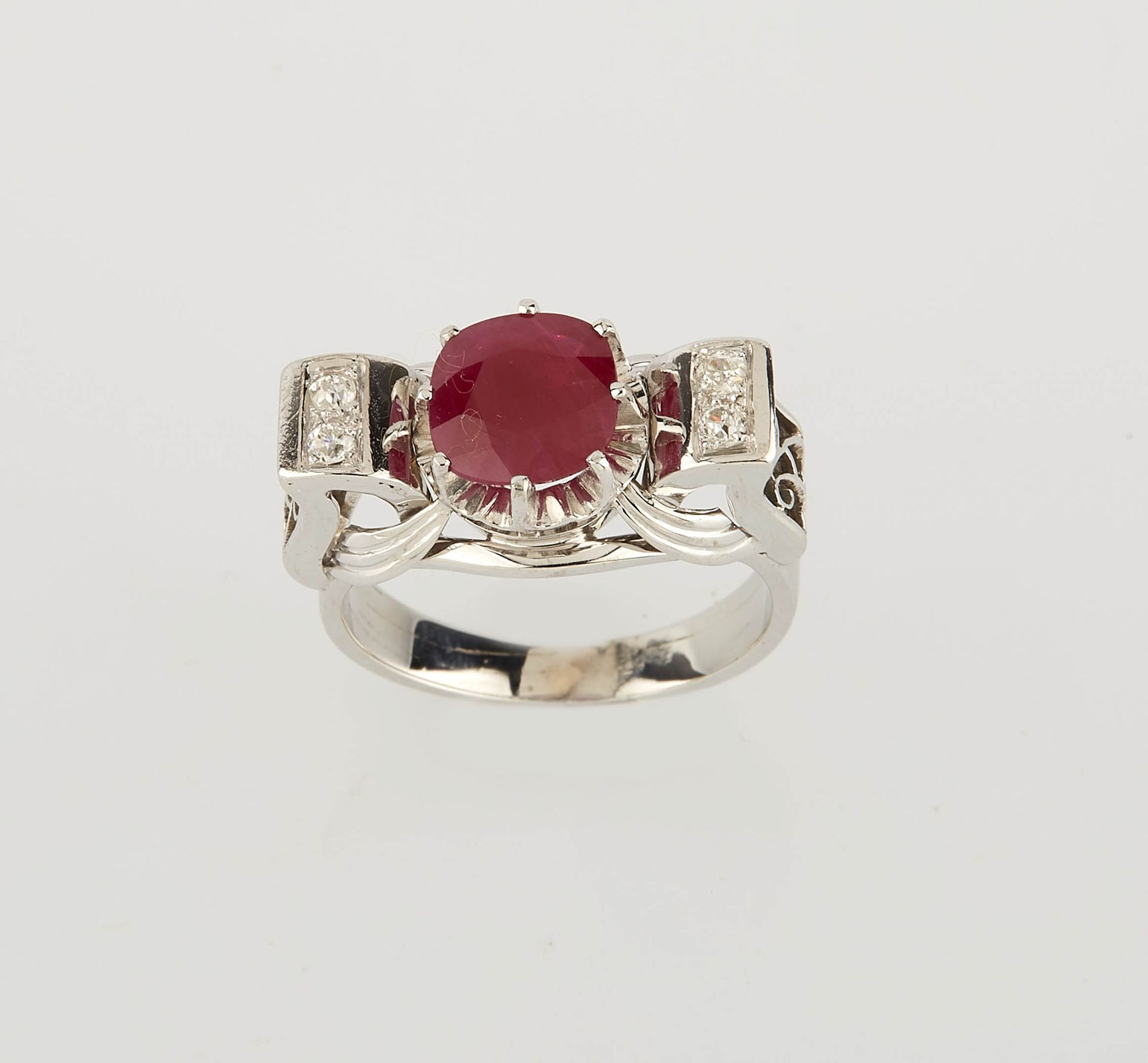 Null Important white gold "tank" ring set with a 2.21 ct cushion-cut Birman ruby&hellip;