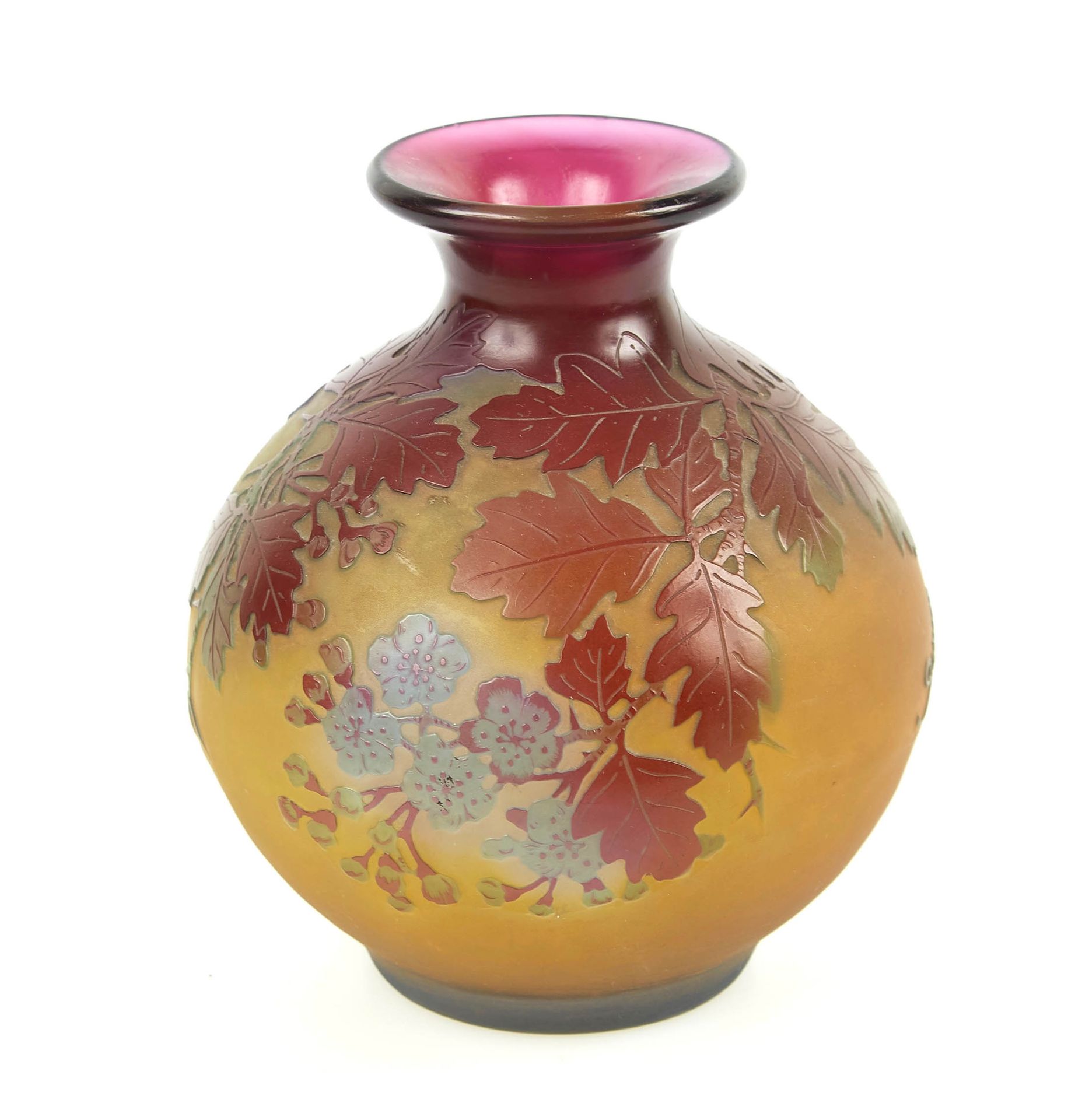 Null GALLE Emile (1846/1904). Vase boule à fond plat en verre multicouche gravé &hellip;