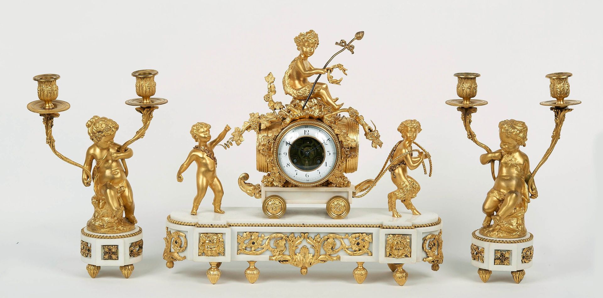 Null El Char de BACCHUS. Importante repisa de estilo L. XVI en bronce dorado fin&hellip;