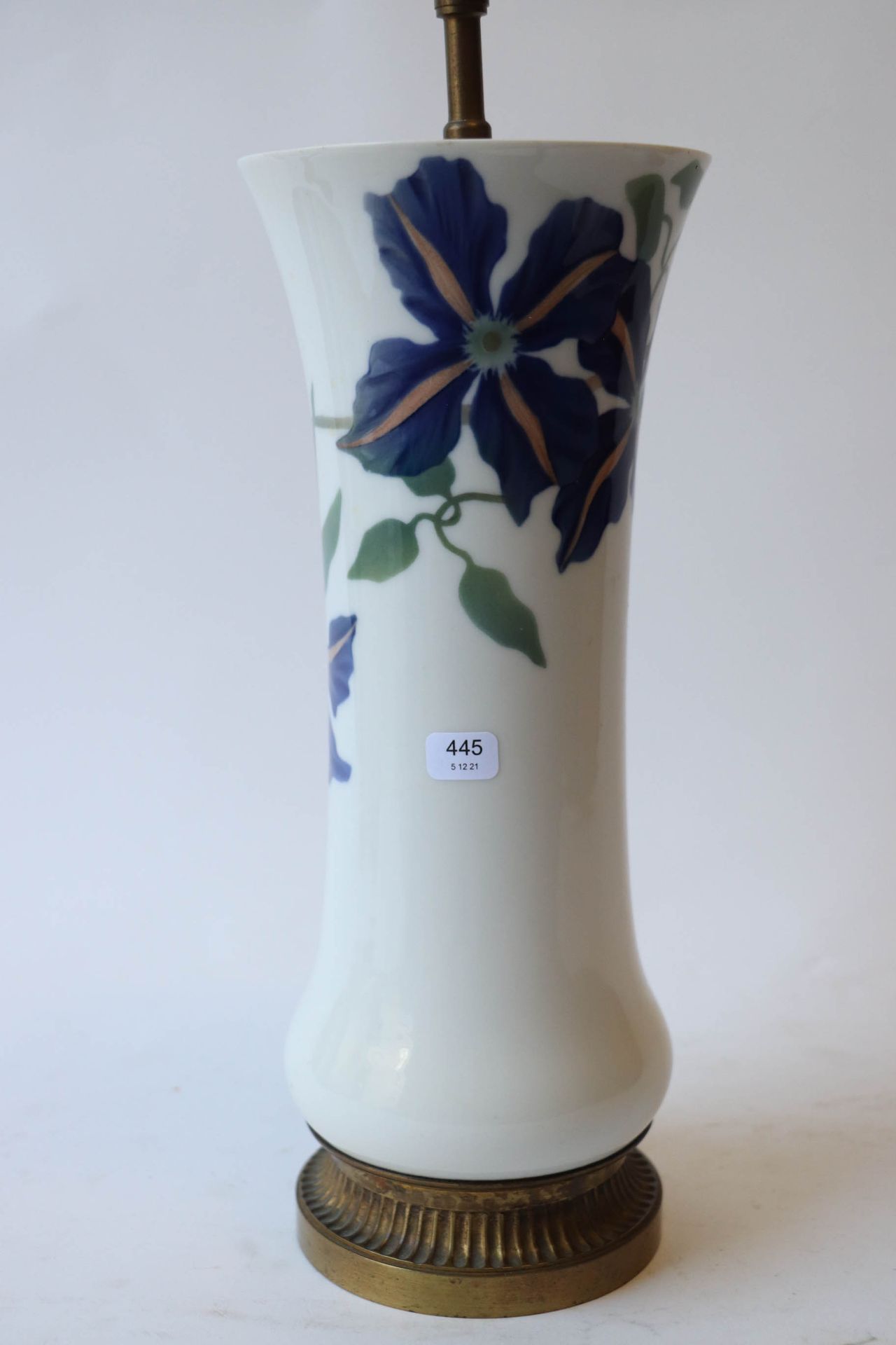 Null Royal Copenhagen porcelain vase mounted as a lamp. Bronze base. Old label o&hellip;