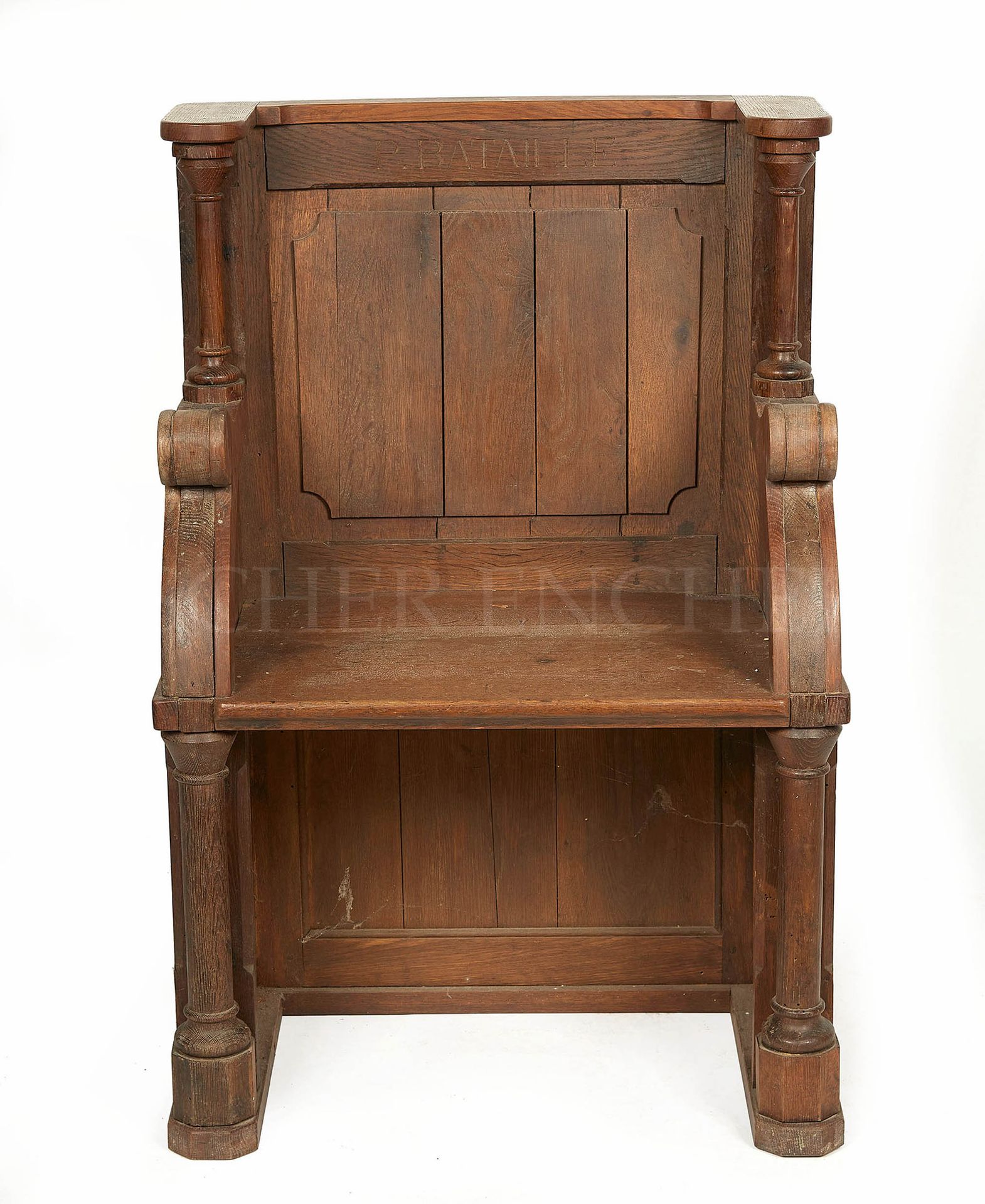 Null BATAILLE Pierre（1935/2018）。"艺术家的扶手椅"。橡木教堂扶手椅，上面有艺术家的签名。高度：99厘米。高度：99厘米。长度：6&hellip;