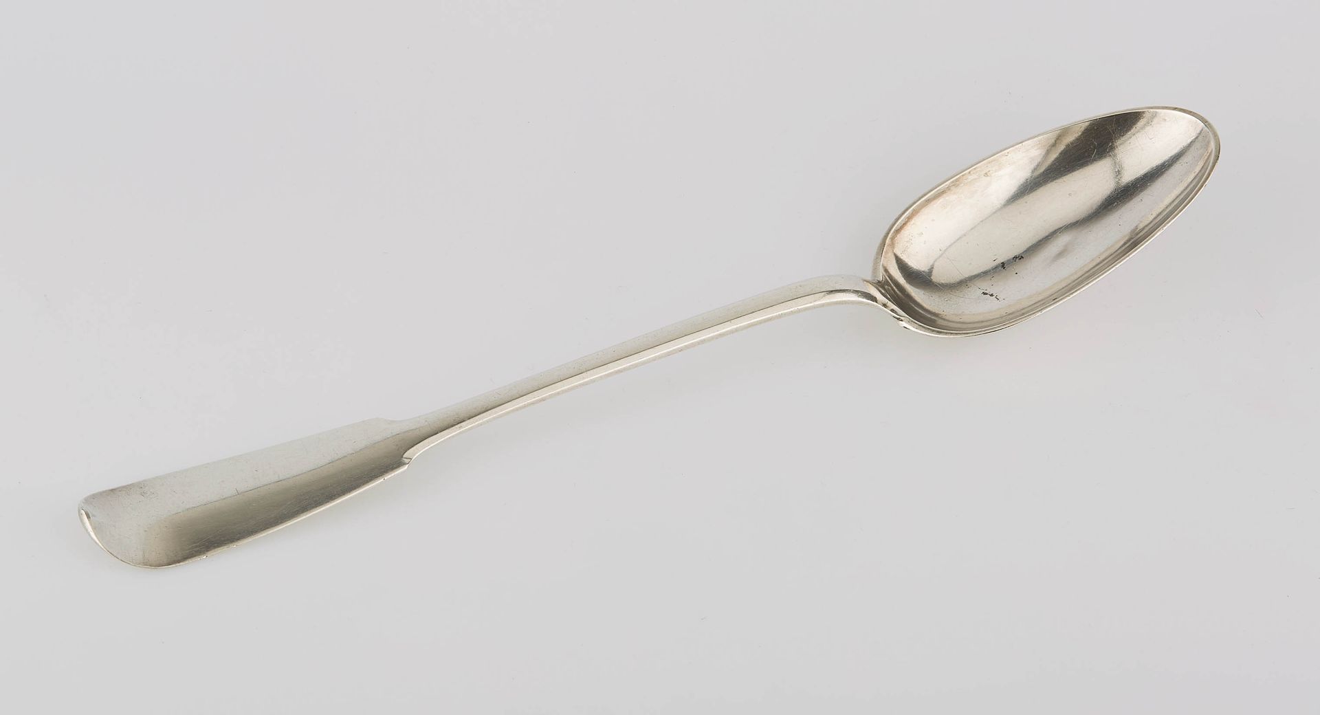 Null Cucchiaio da stufato in argento, modello piatto. Besançon 1759/1760. M.O.: &hellip;