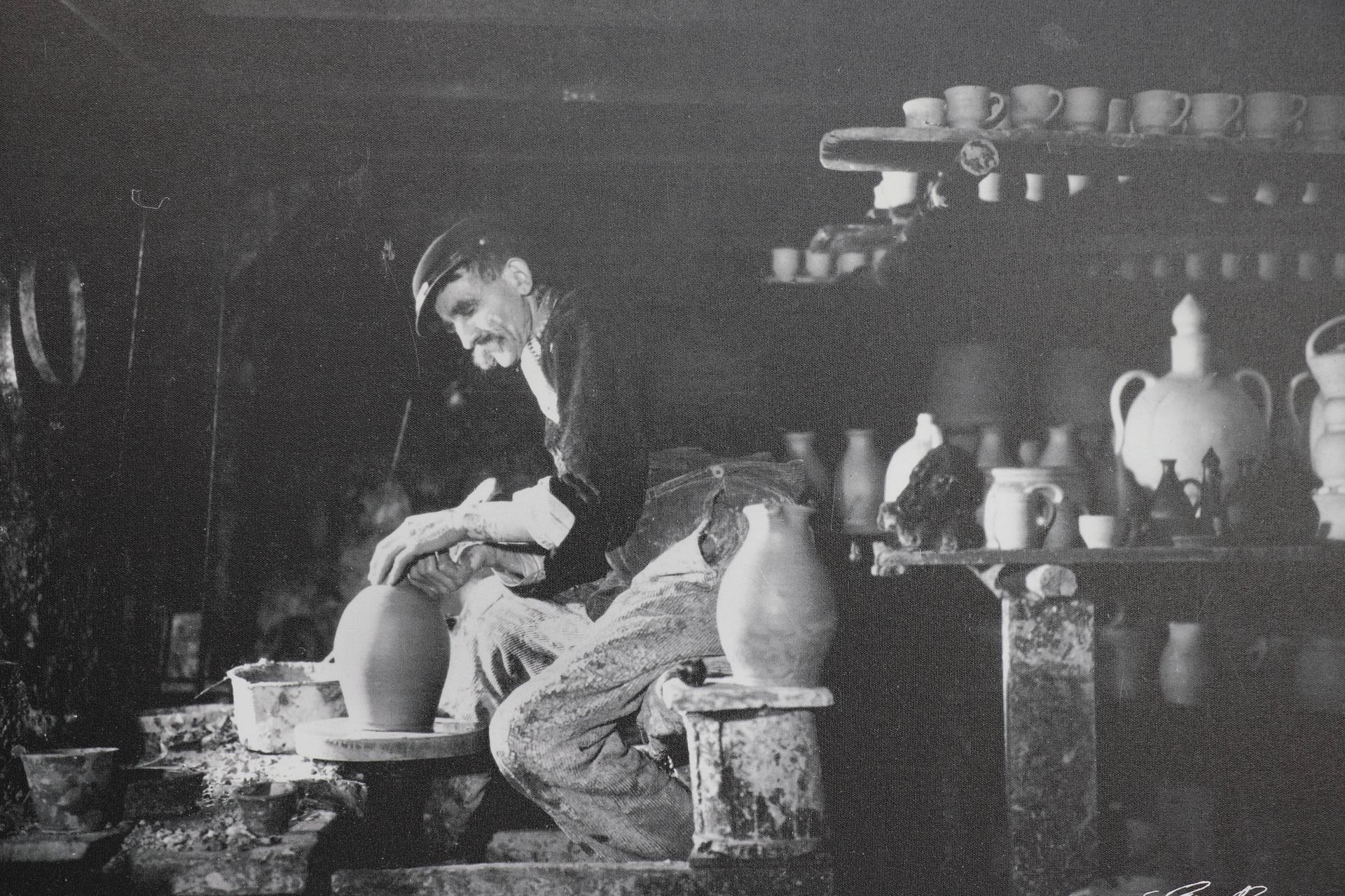 Null 巴兹尔-古斯塔夫。"内侯的陶工。Gustave Bazire（1893/1941）根据玻璃板制作的布面照片。70 x 100.