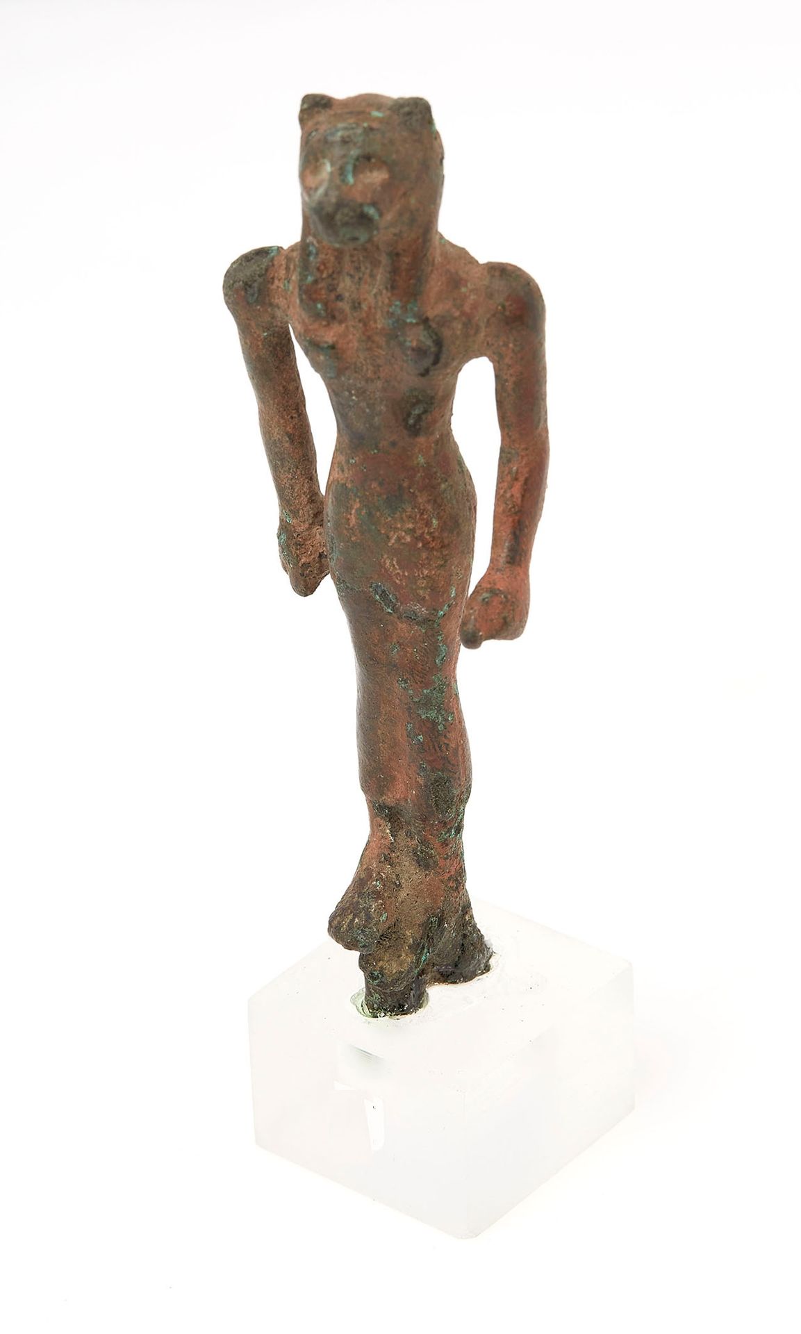 Null Bronzestatuette, die die Löwin Sekhmet darstellt. Ägypten, XXVI. Bis XXX. D&hellip;