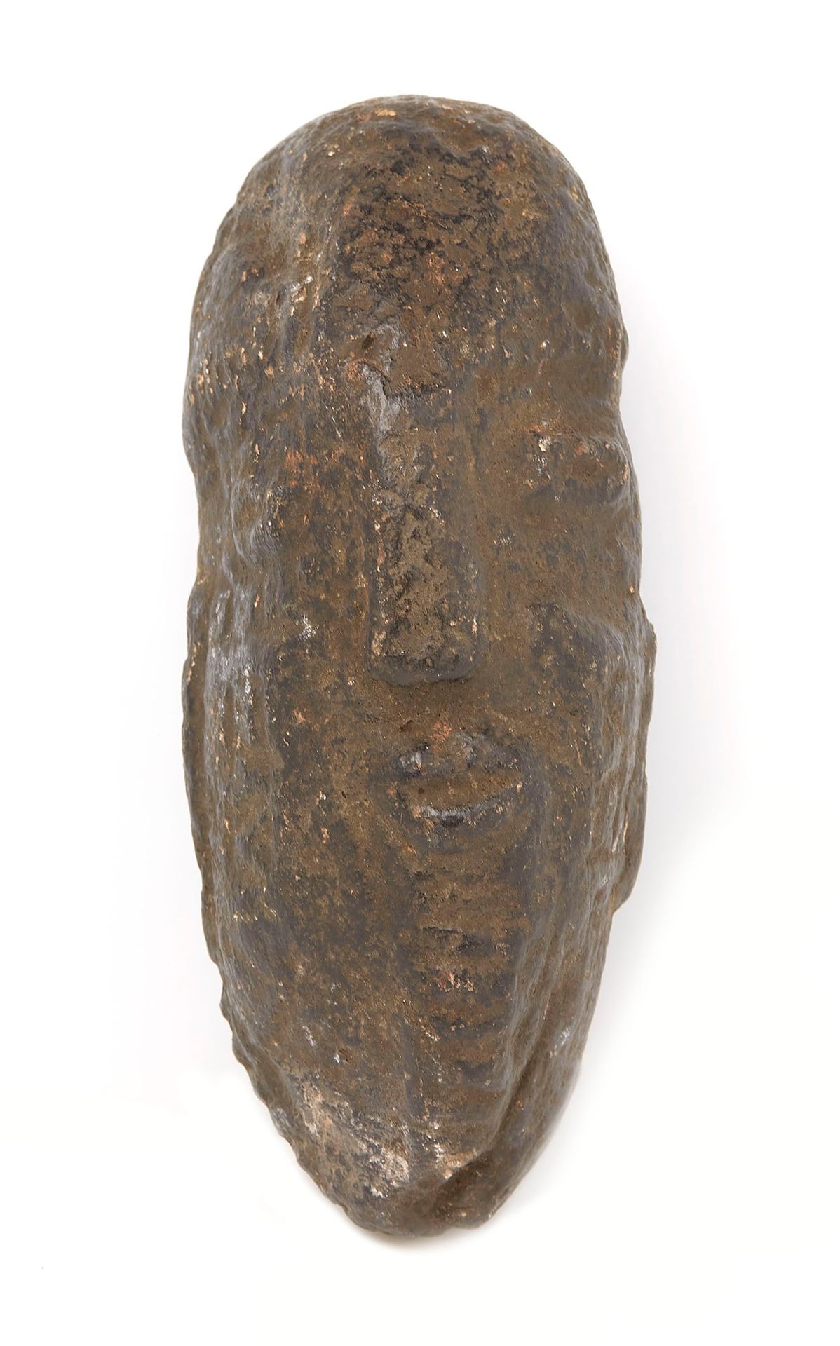 Null 古老的石头头。多贡或马里，未确定的时期。高度：17.8厘米。17.8厘米。看来，这些物品是用来祭祀祖先的。