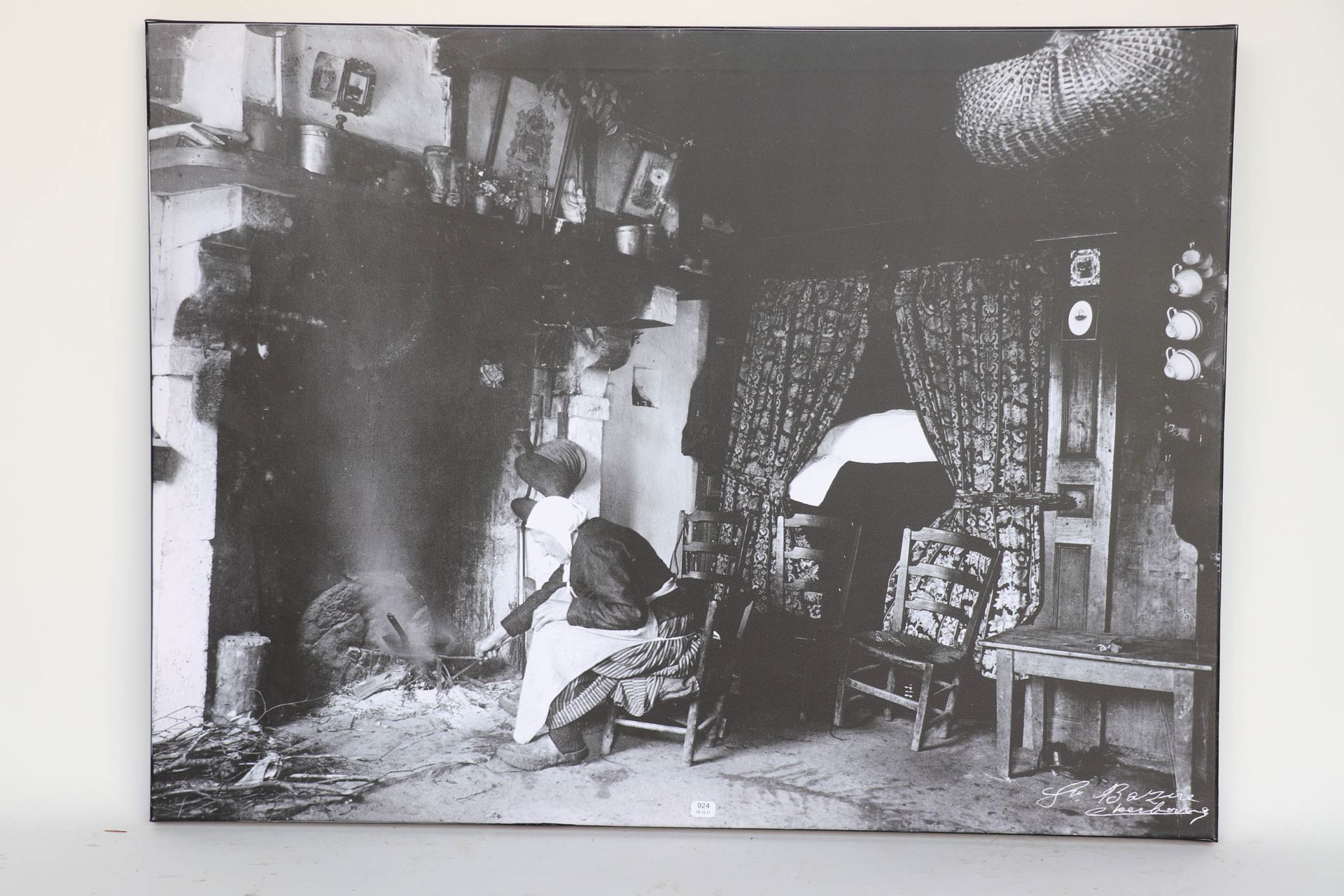 Null 巴兹尔-古斯塔夫。"诺曼内部"。古斯塔夫-巴赞（1893/1941）根据玻璃板制作的布面照片。60 x 80.
