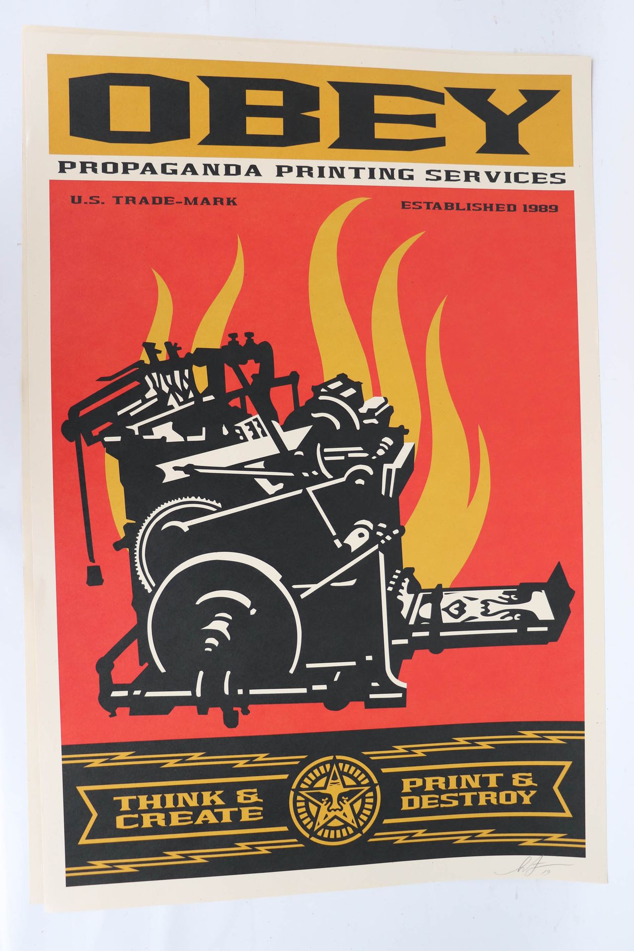 Null 奥比-谢泼德（1970年出生）。"宣传印刷服务"。已签名并注明日期的绢印画 19. 91 x 62.