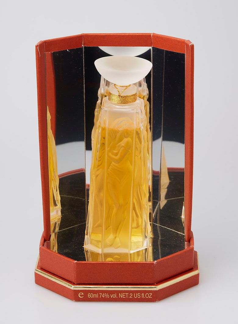 Null 拉利克。瓶子 "Les muses "系列限量版1994年第087号。高度：13厘米。高度：13厘米。